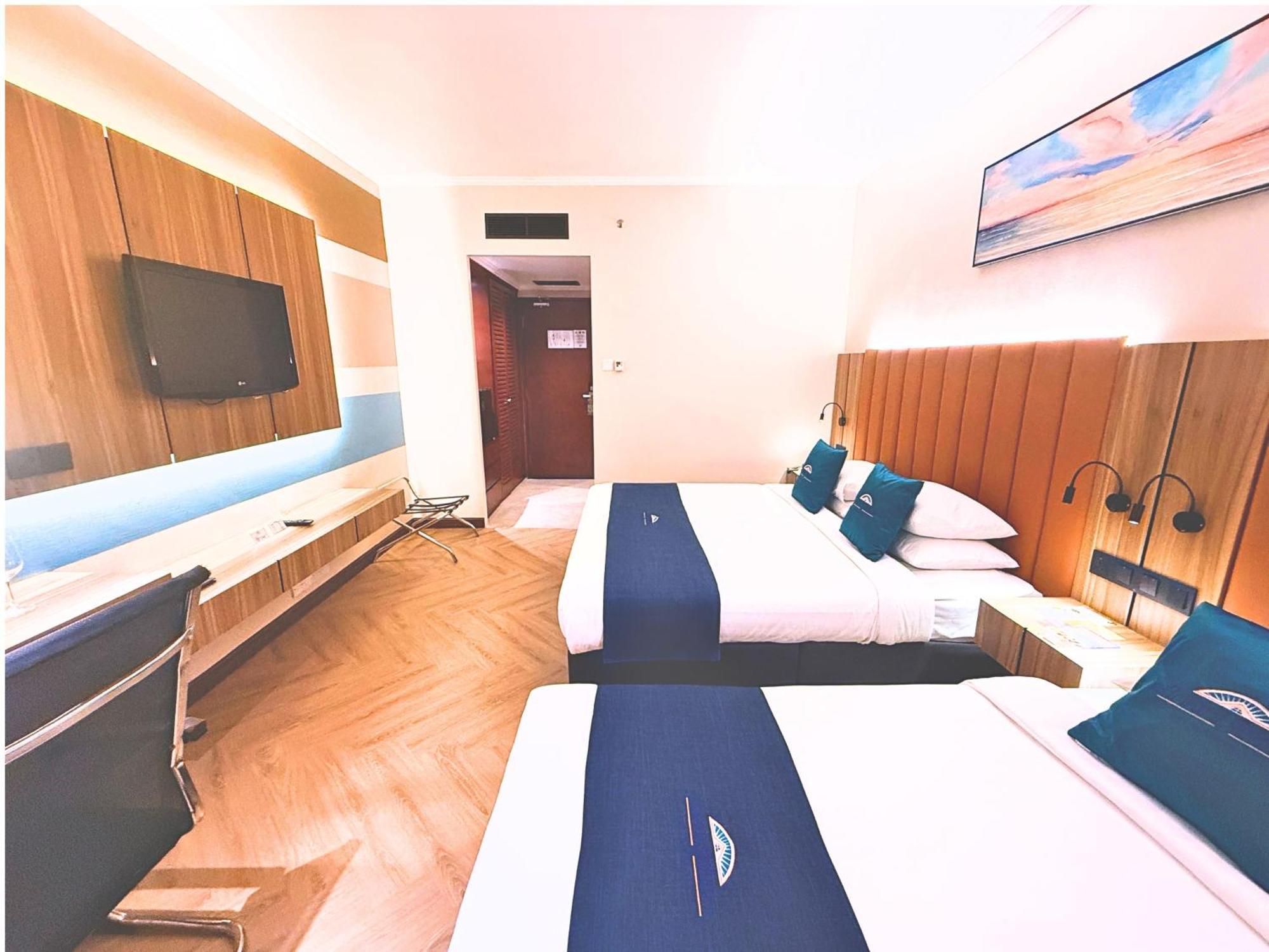 Superior King Room with One Single Bed - Non-Smoking