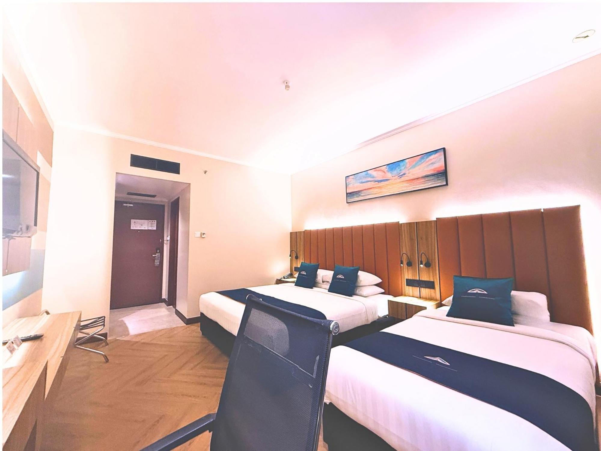 Superior King Room One Single Bed Non-Smoking