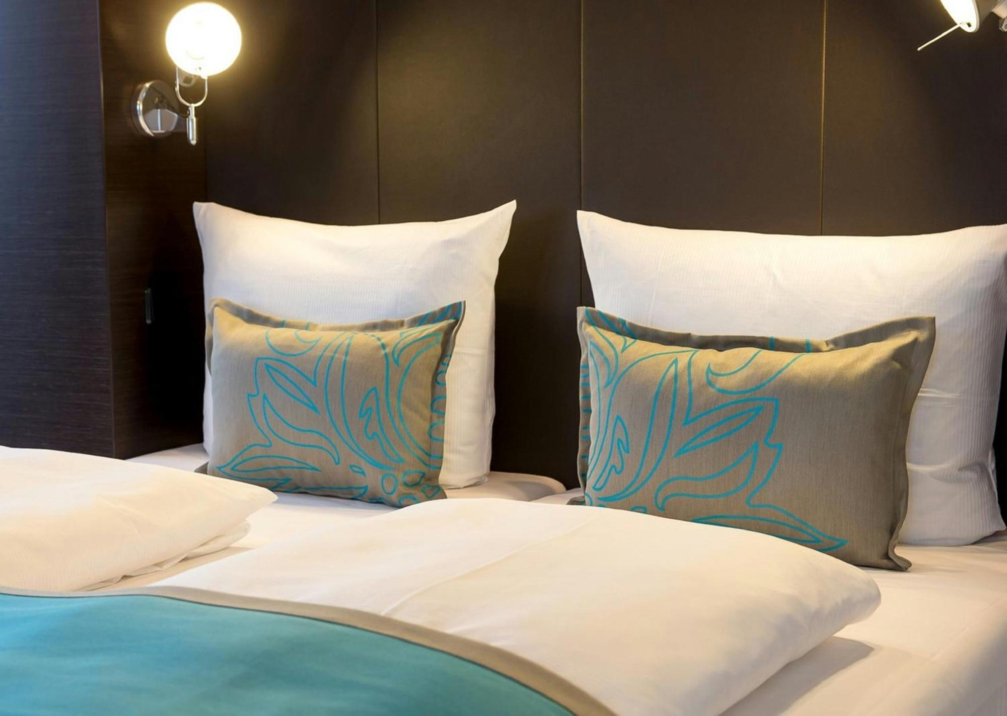 Room with King Size bed,1746853689:JPEG