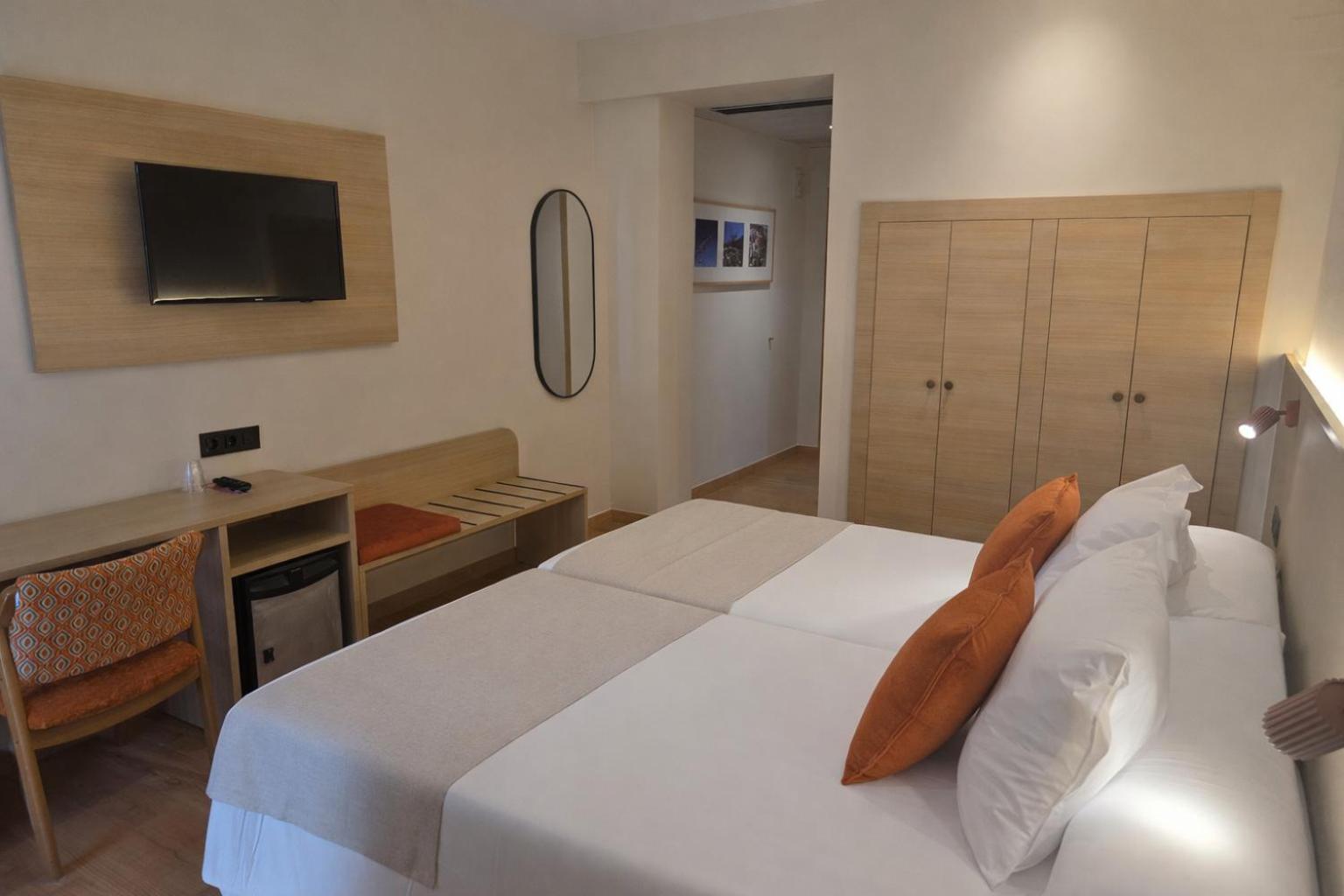 Double or Twin Room Balcony