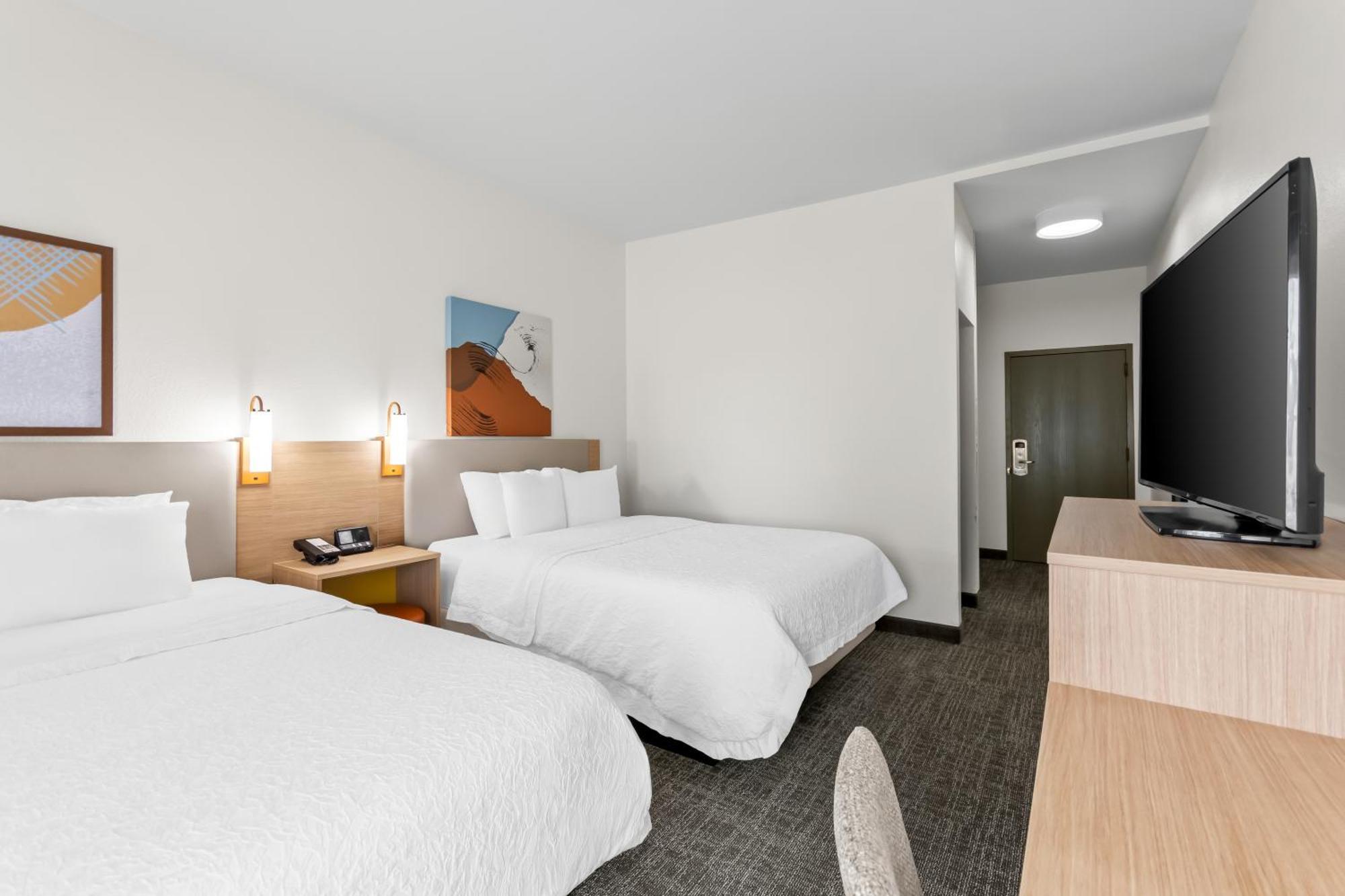 Queen Room Two Queen Beds Hearing Access