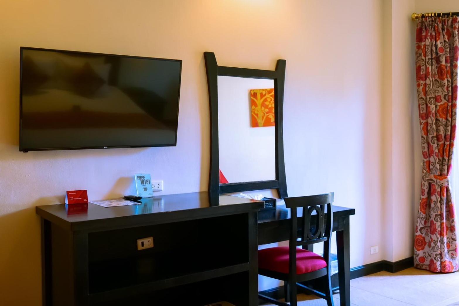 Chambre Double ou Lits Jumeaux Supérieure - Vue sur Piscine