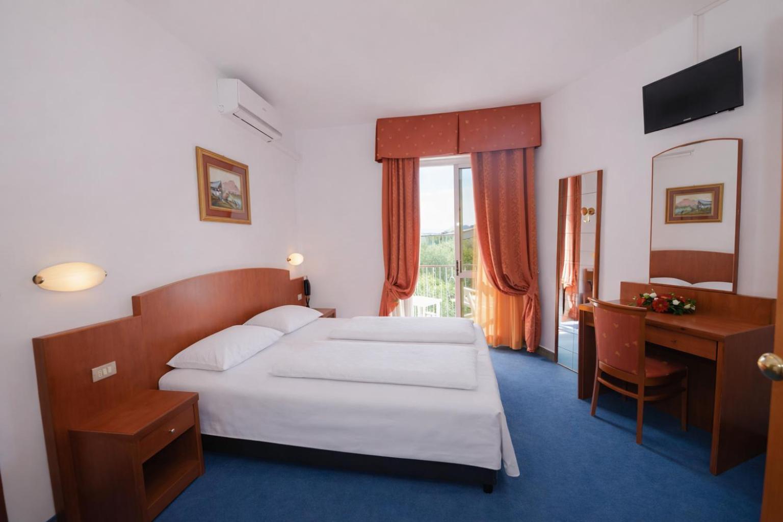 Standard Double or Twin Room Balcony side Lake view