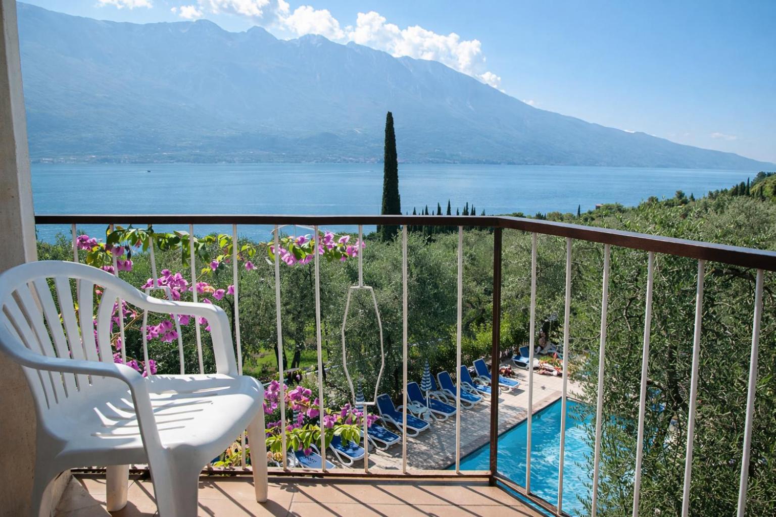 Standard Single Room balcony side Lake view