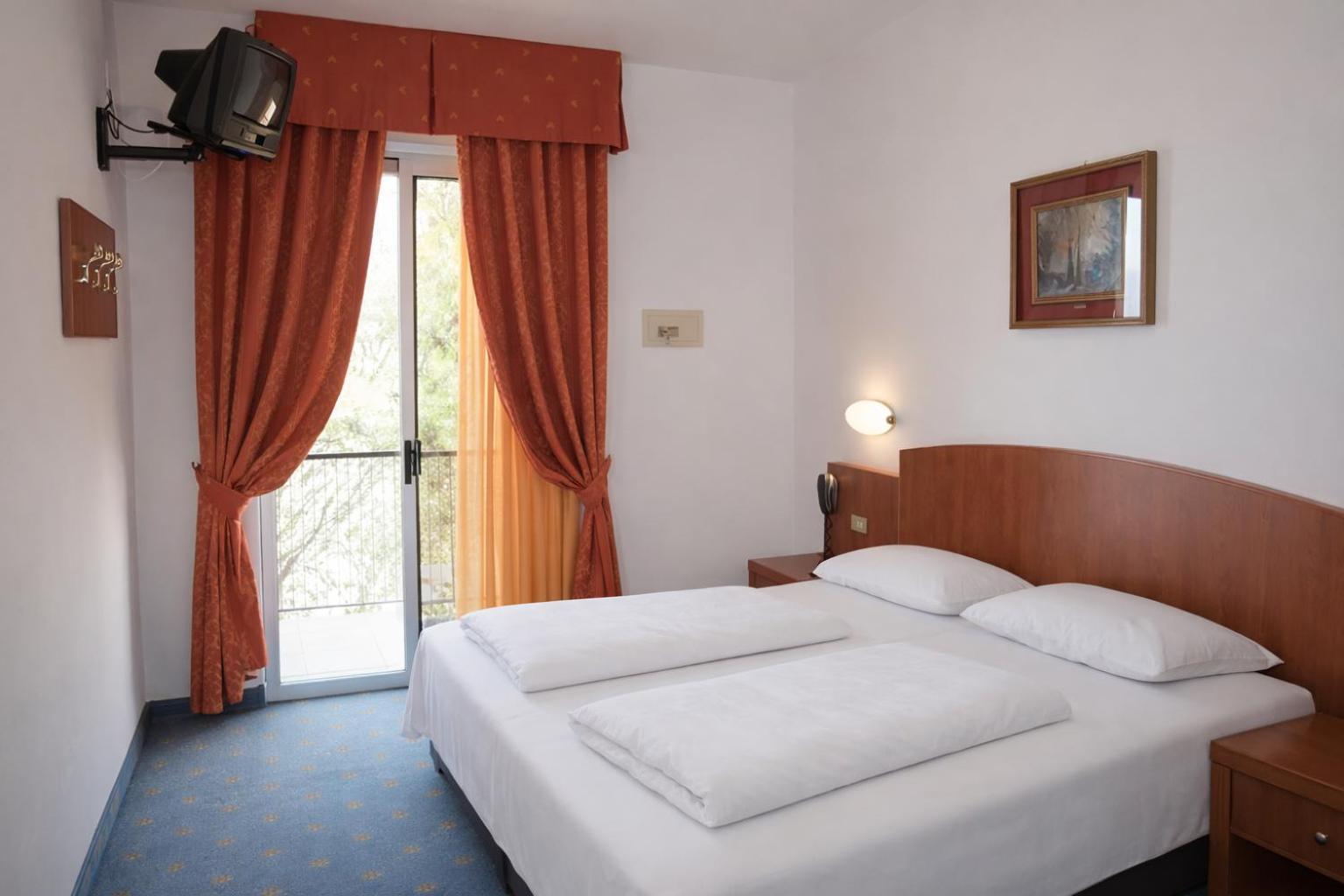 Standard Double or Twin Room Balcony side Lake view