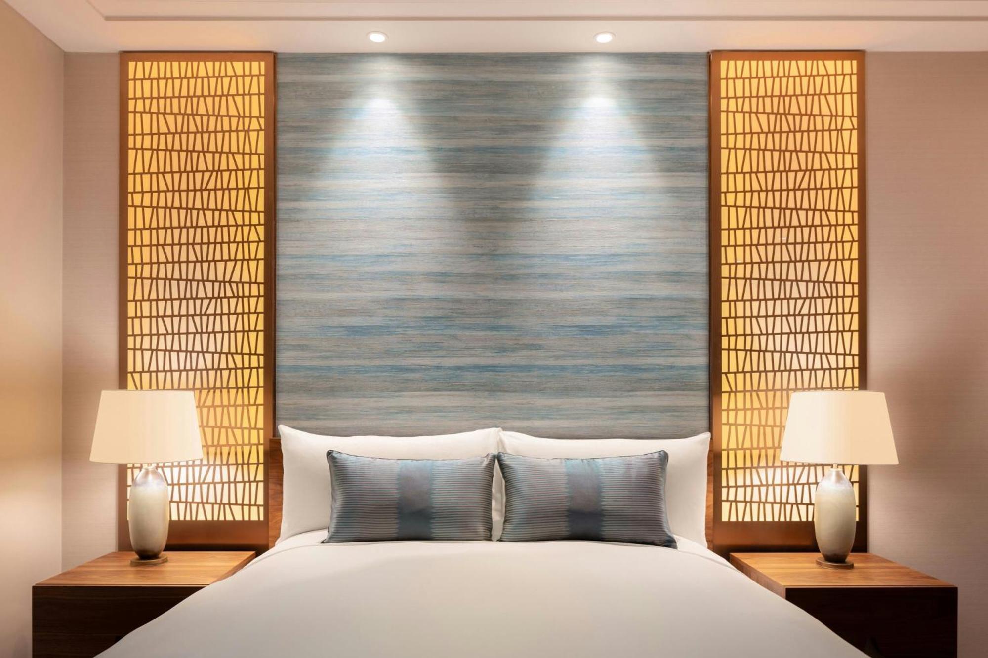 Deluxe King Room Terrace Club Lounge Access