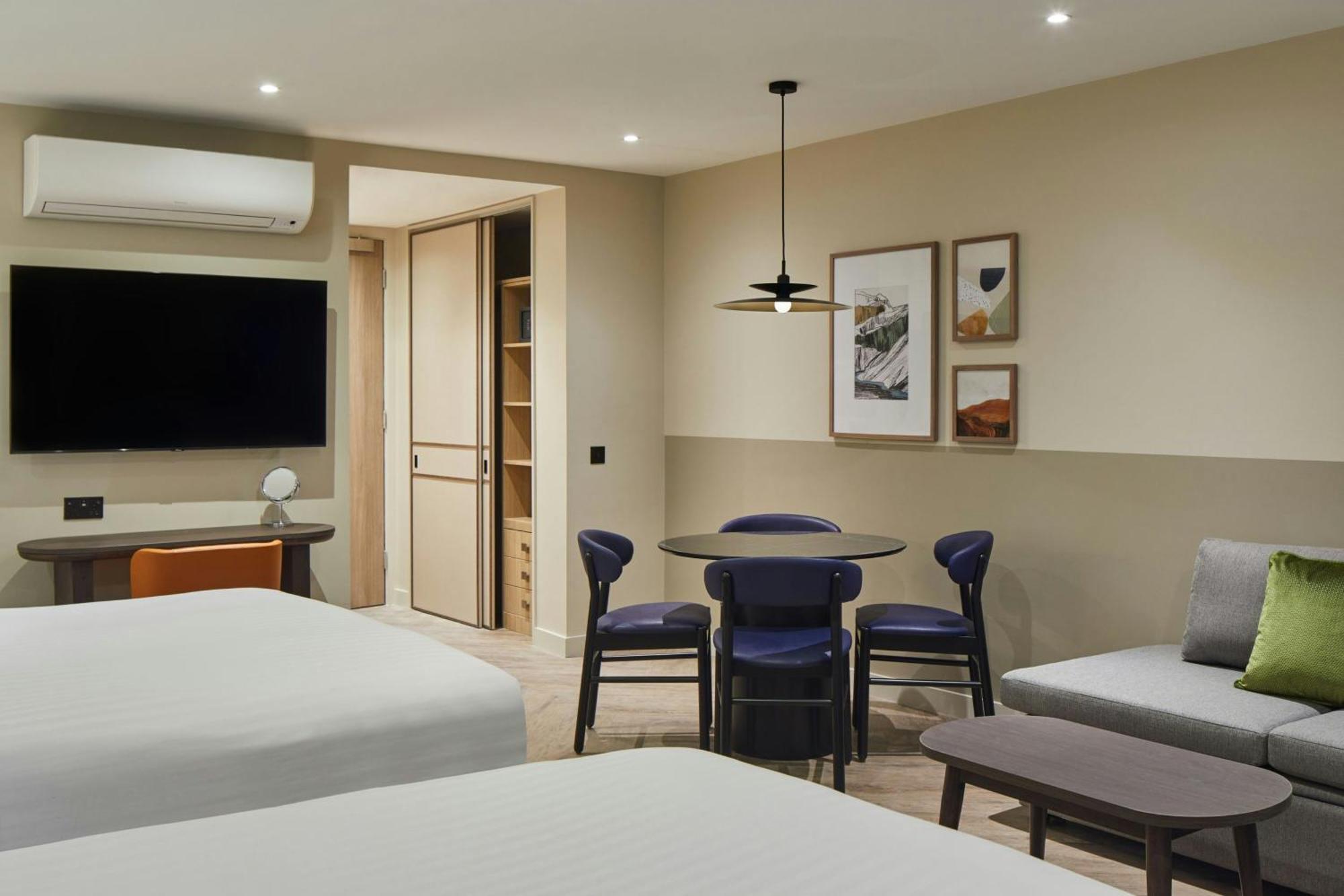 Large Studio Two Double Beds