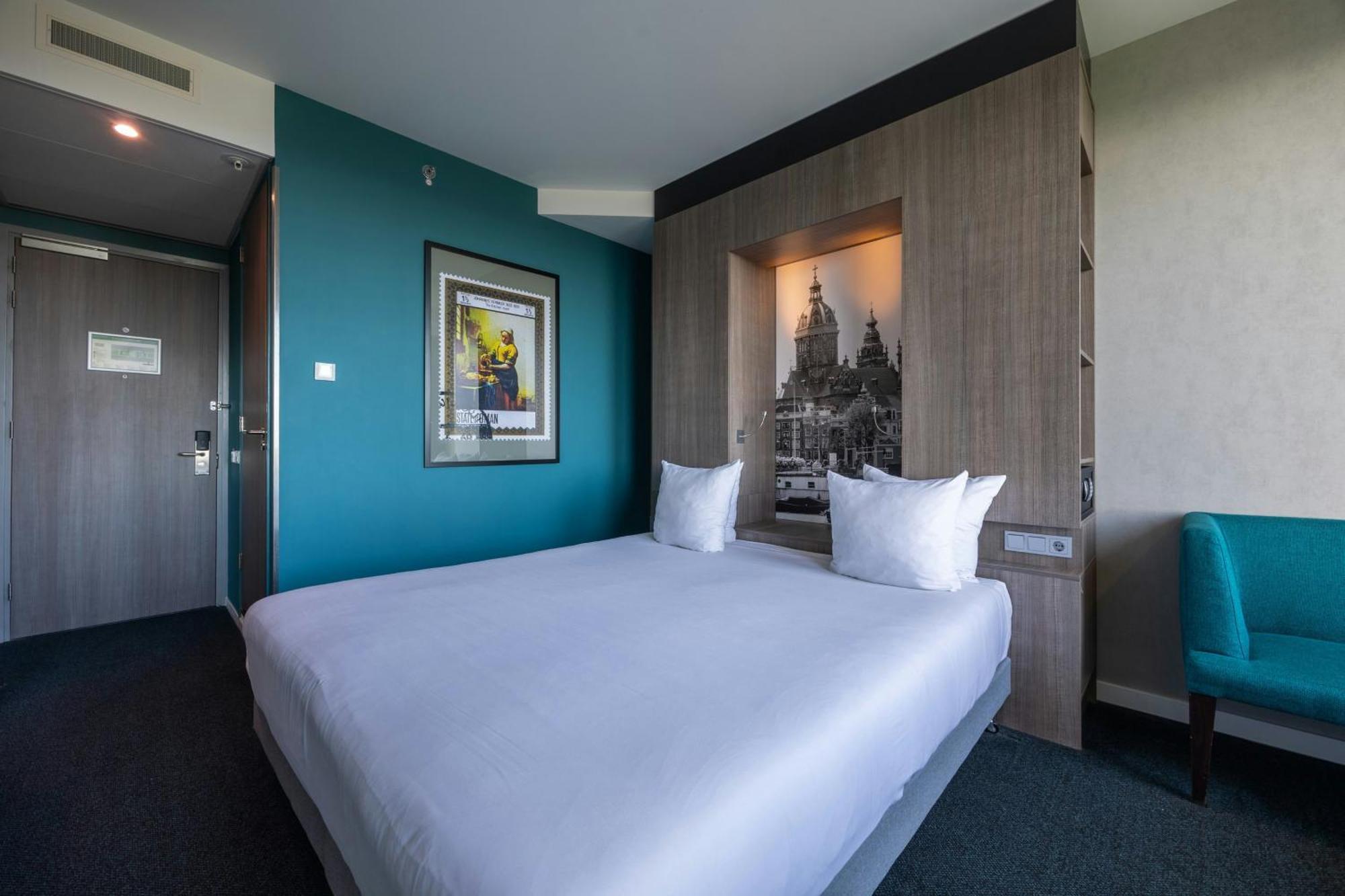 Deluxe Room 1 King Bed