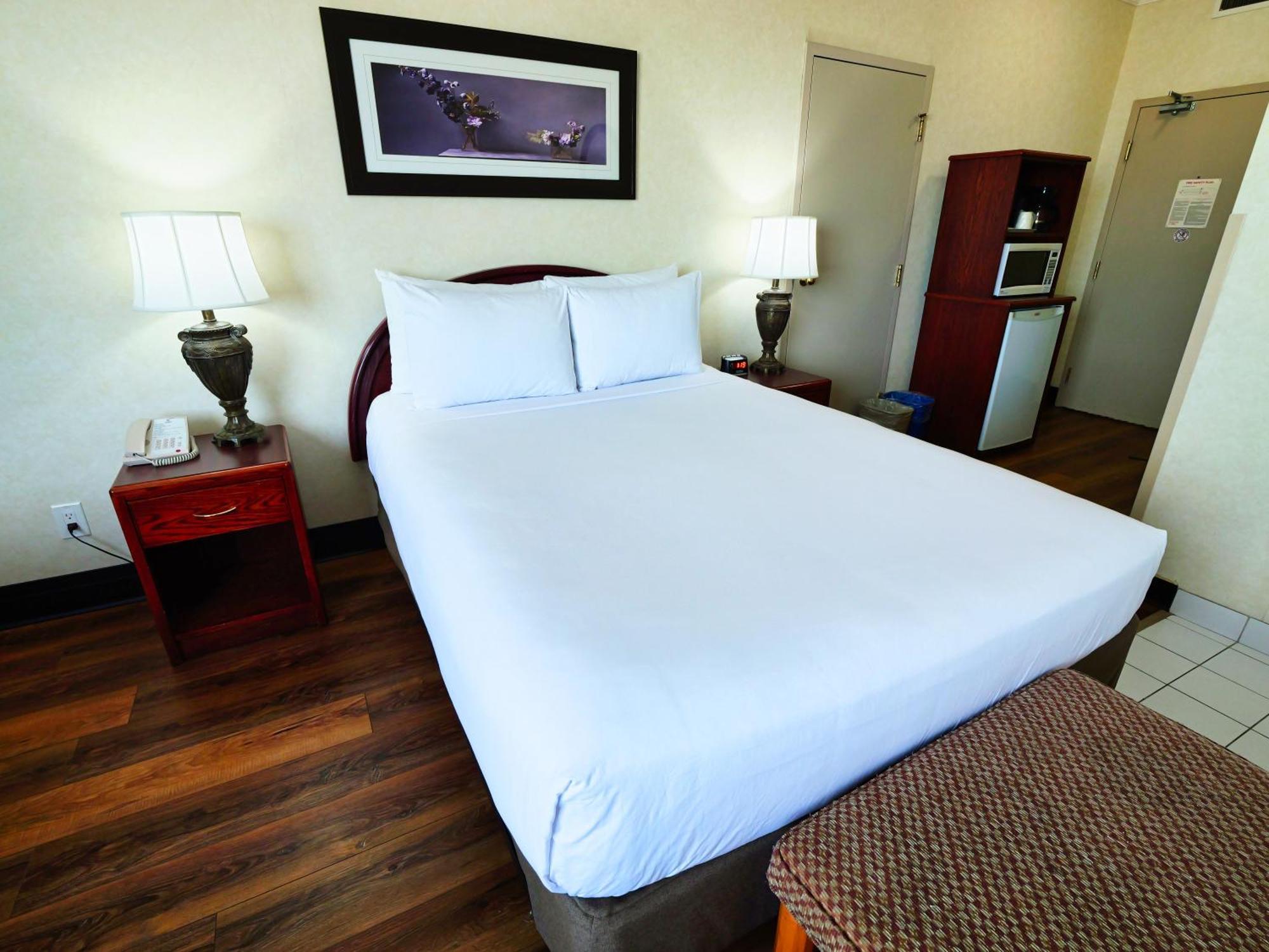 Queen Room Spa Bath