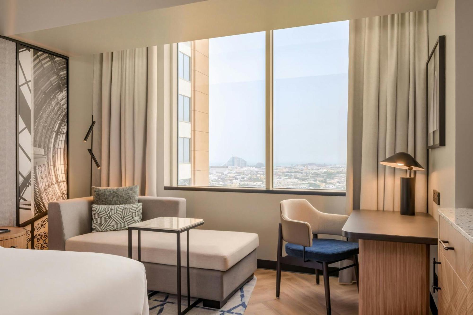 Grand Deluxe King Room Skyline View