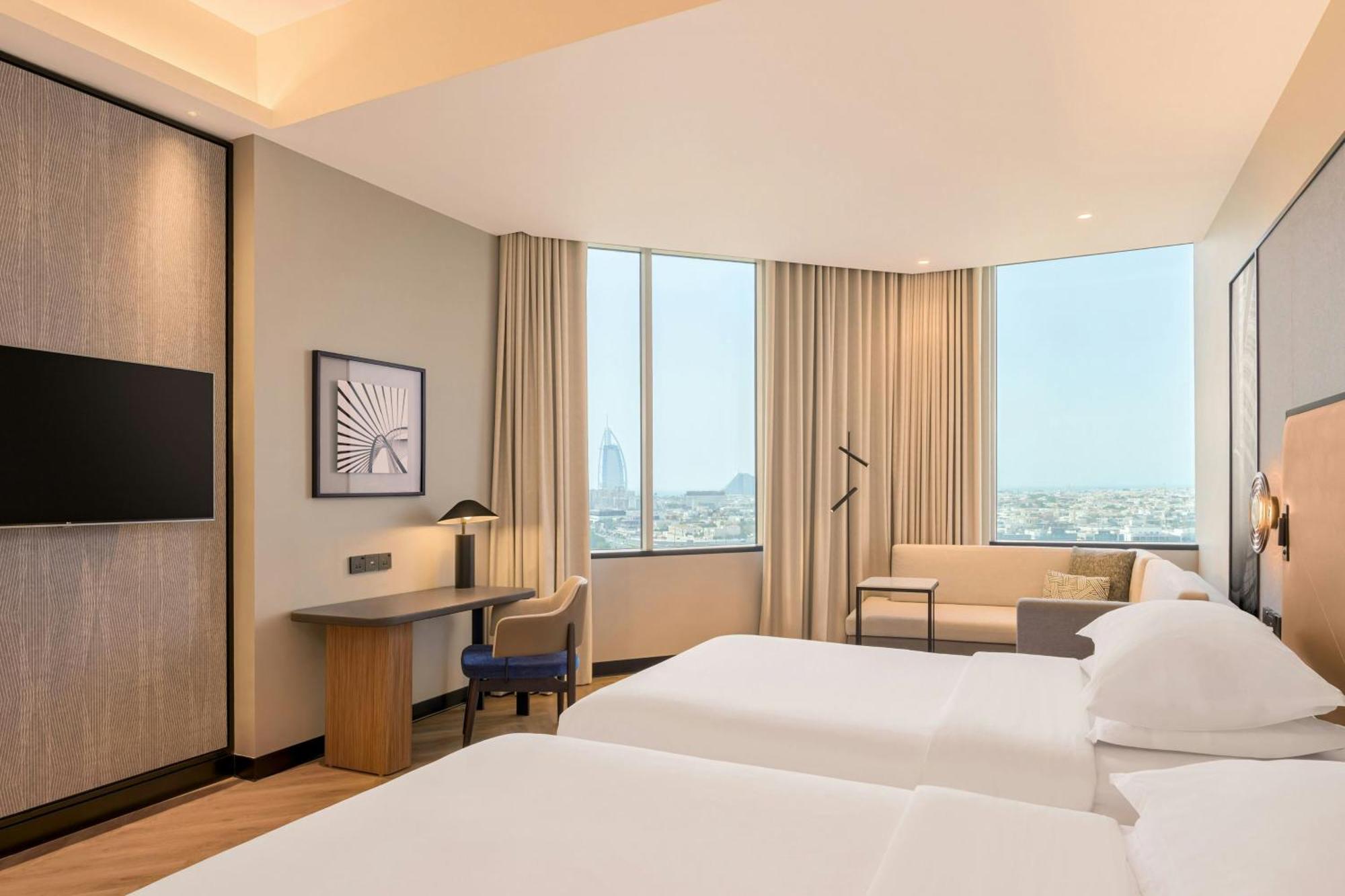 Grand Deluxe Twin Room Skyline View