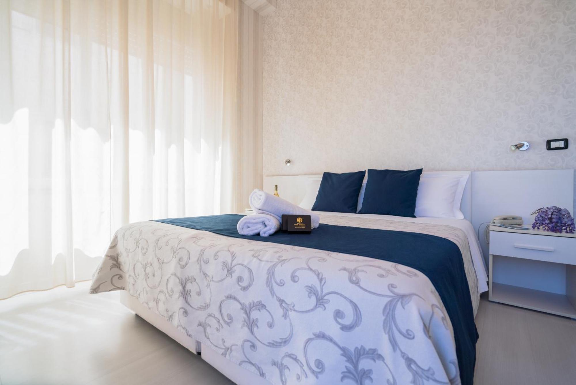 Chambre Double Supérieure avec Balcon - Vue sur Mer