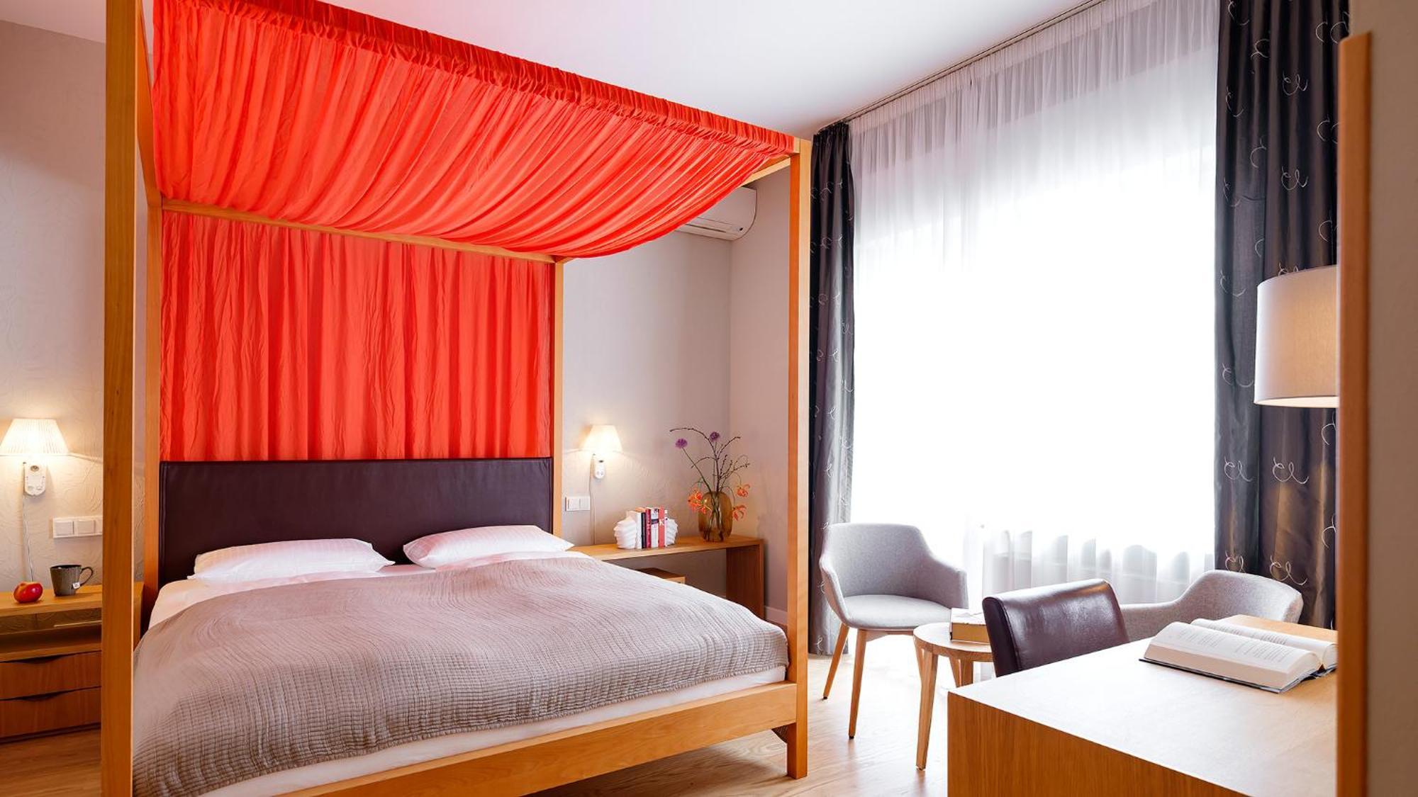 Double Room Orange Plus