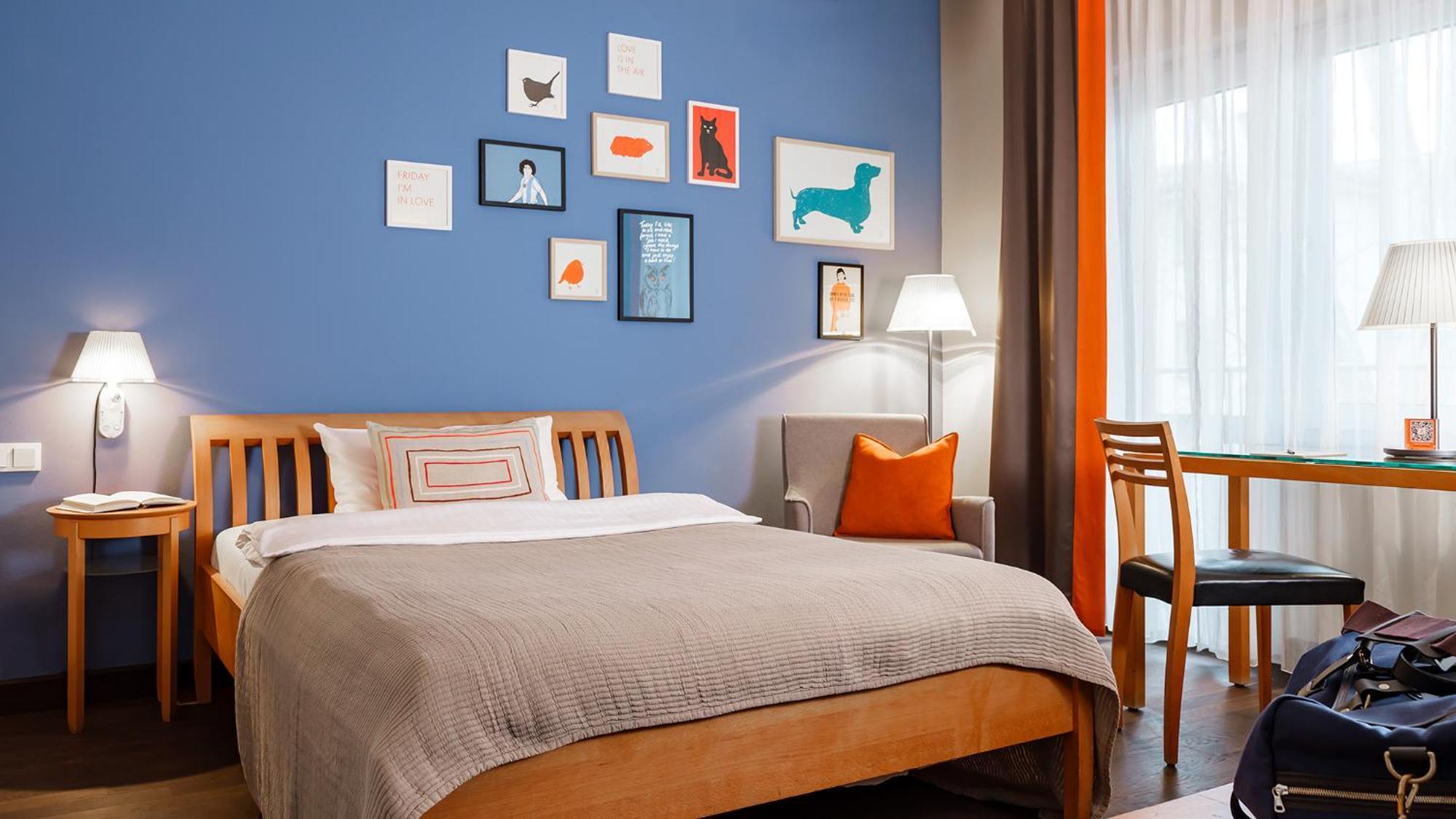 Single Room Orange