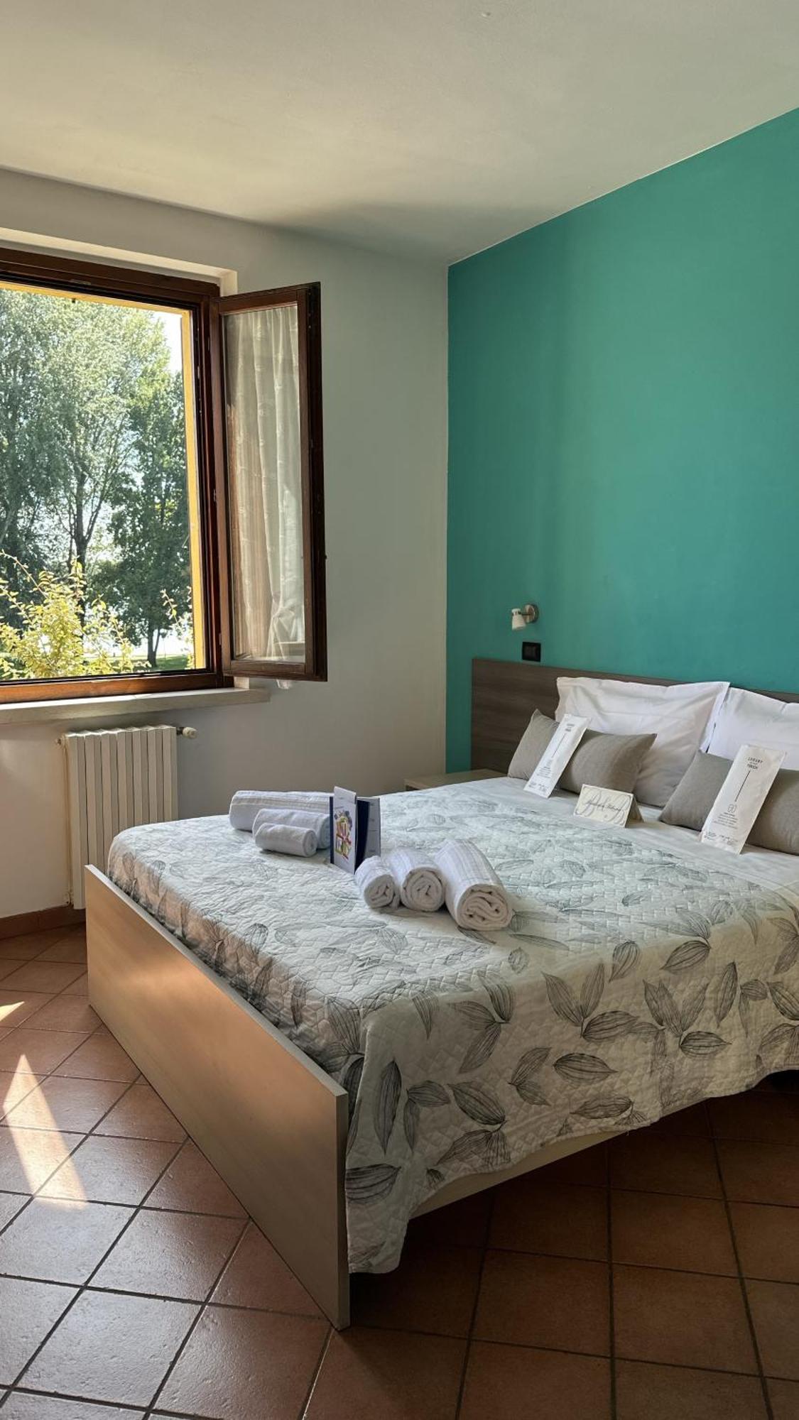 Deluxe Double or Twin Room Lake View