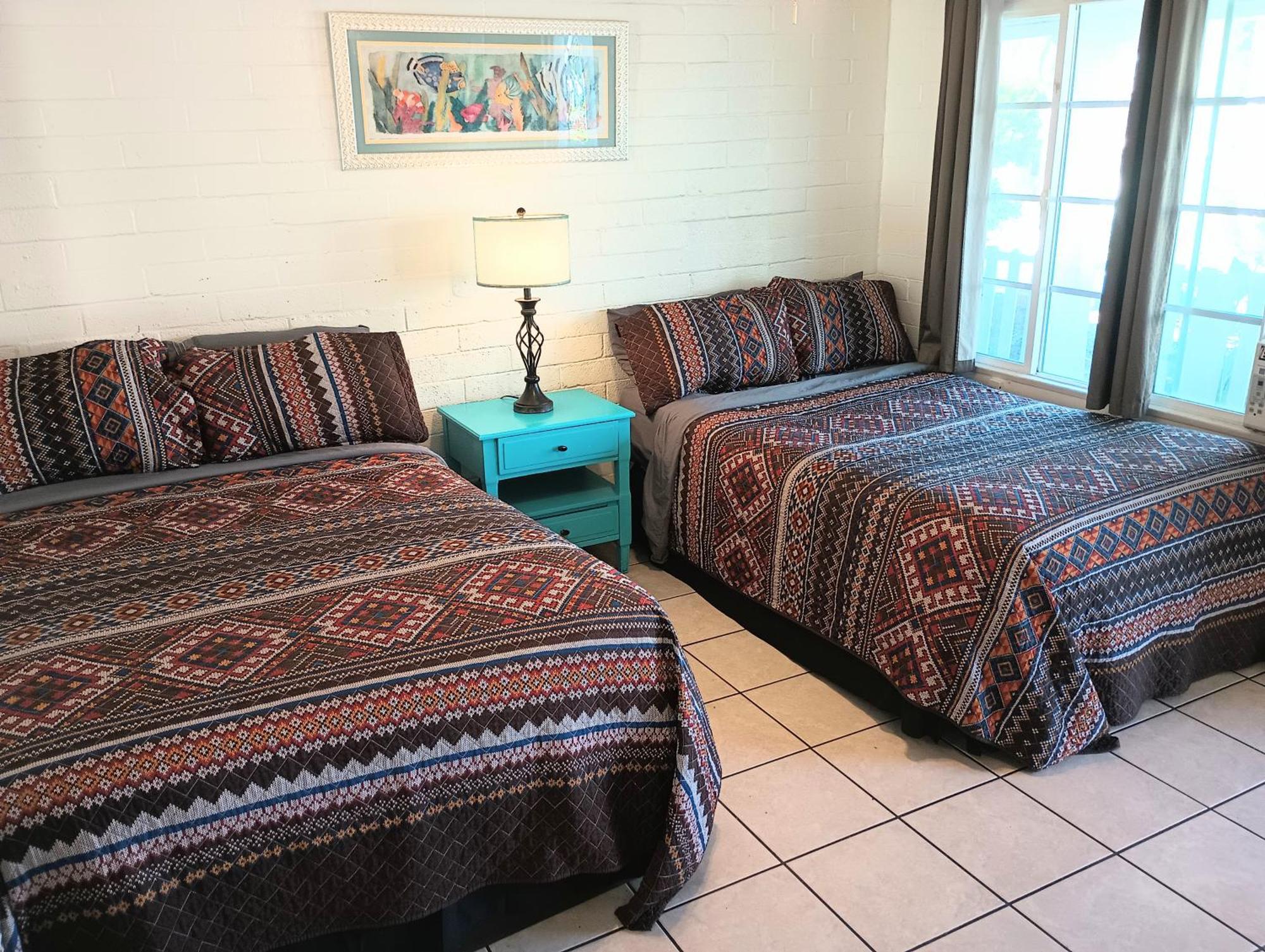Queen Room Two Queen Beds Kitchen