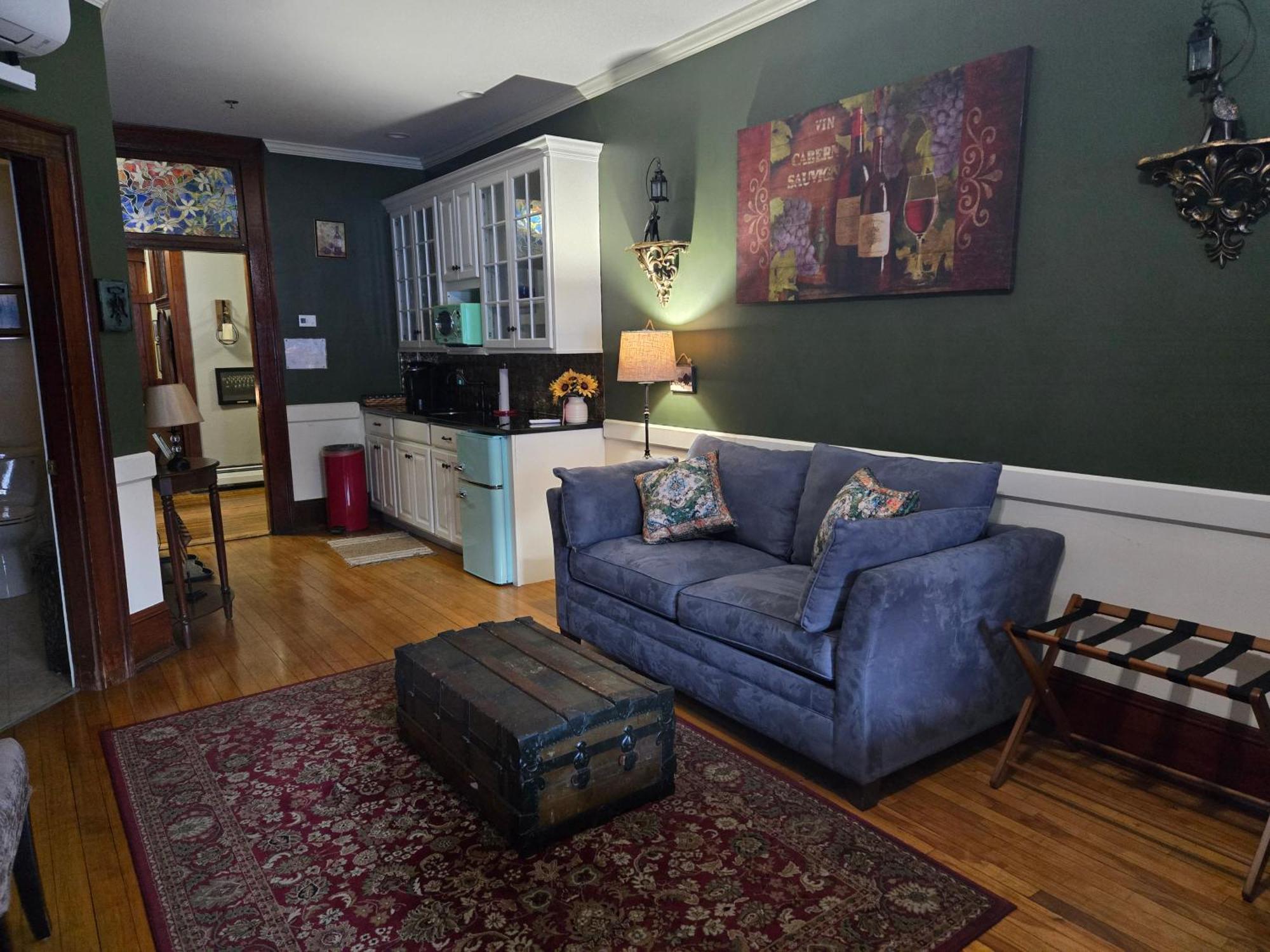 Queen Suite