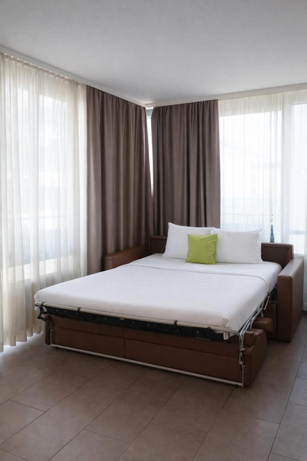 Superior One-Bedroom Apartment