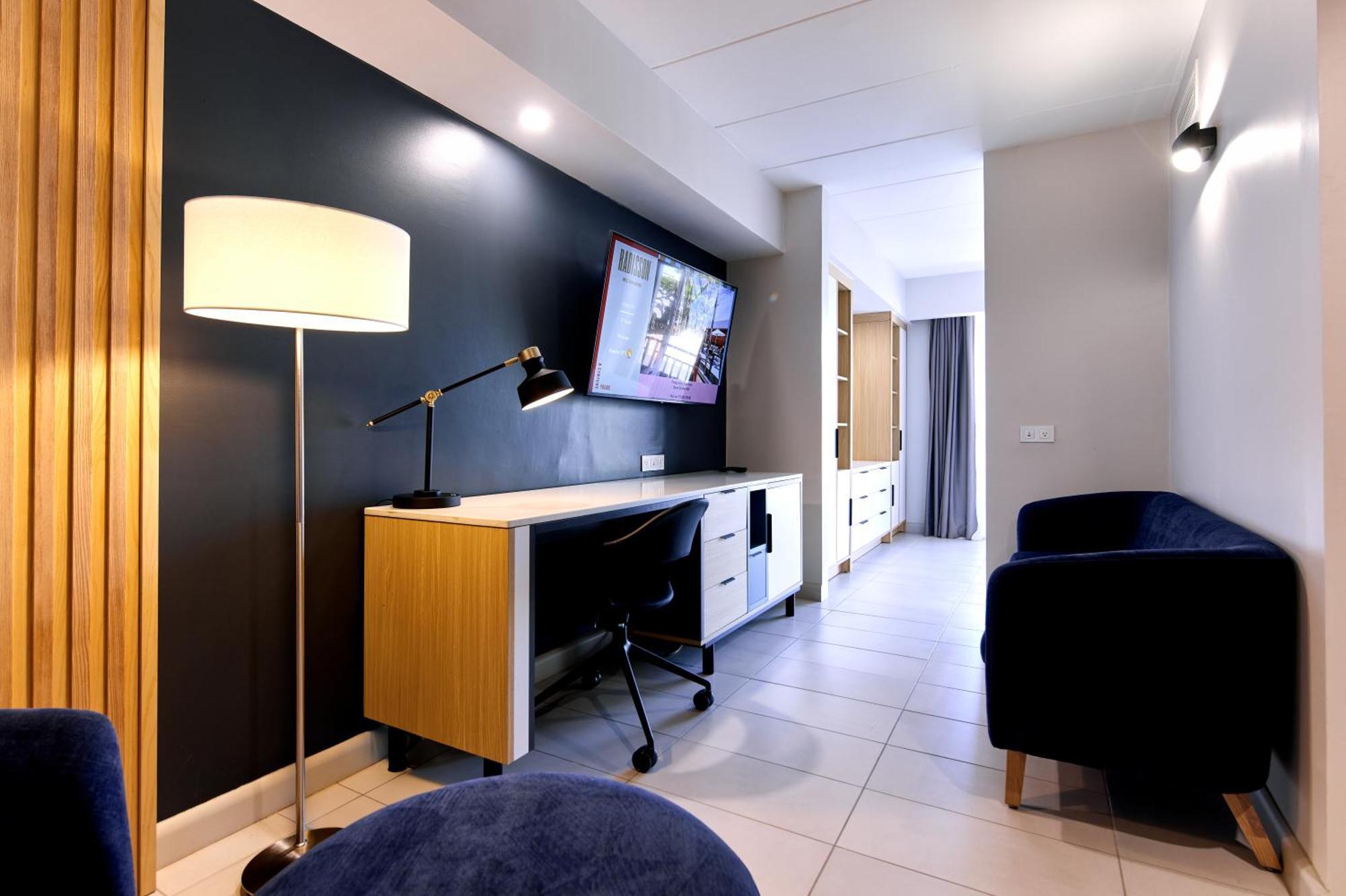 King Suite Non-Smoking