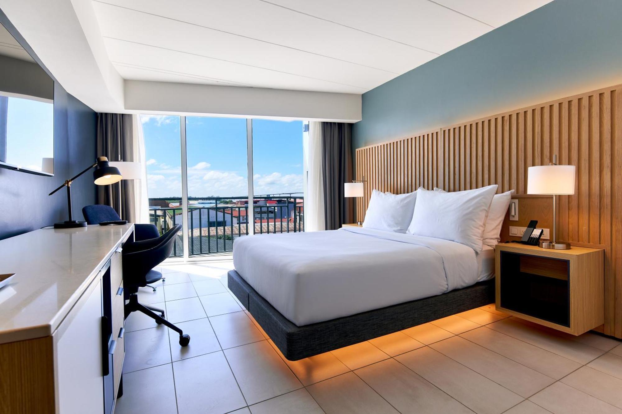 Queen Room Balcony Non Smoking