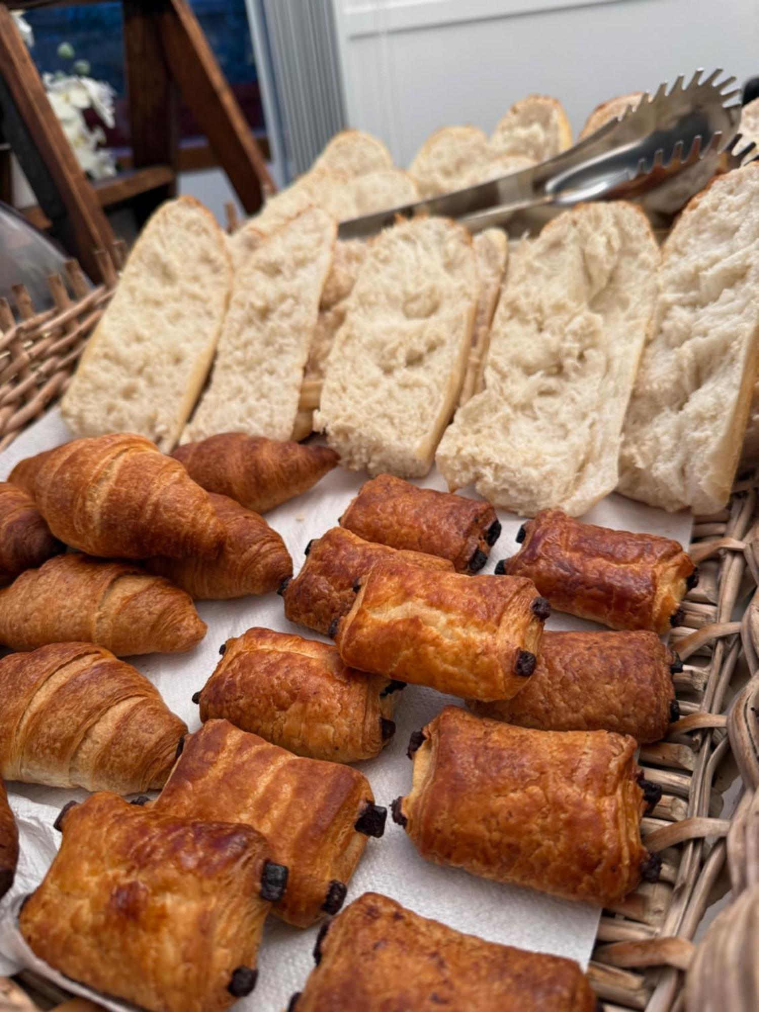 Queen Room Garden View
