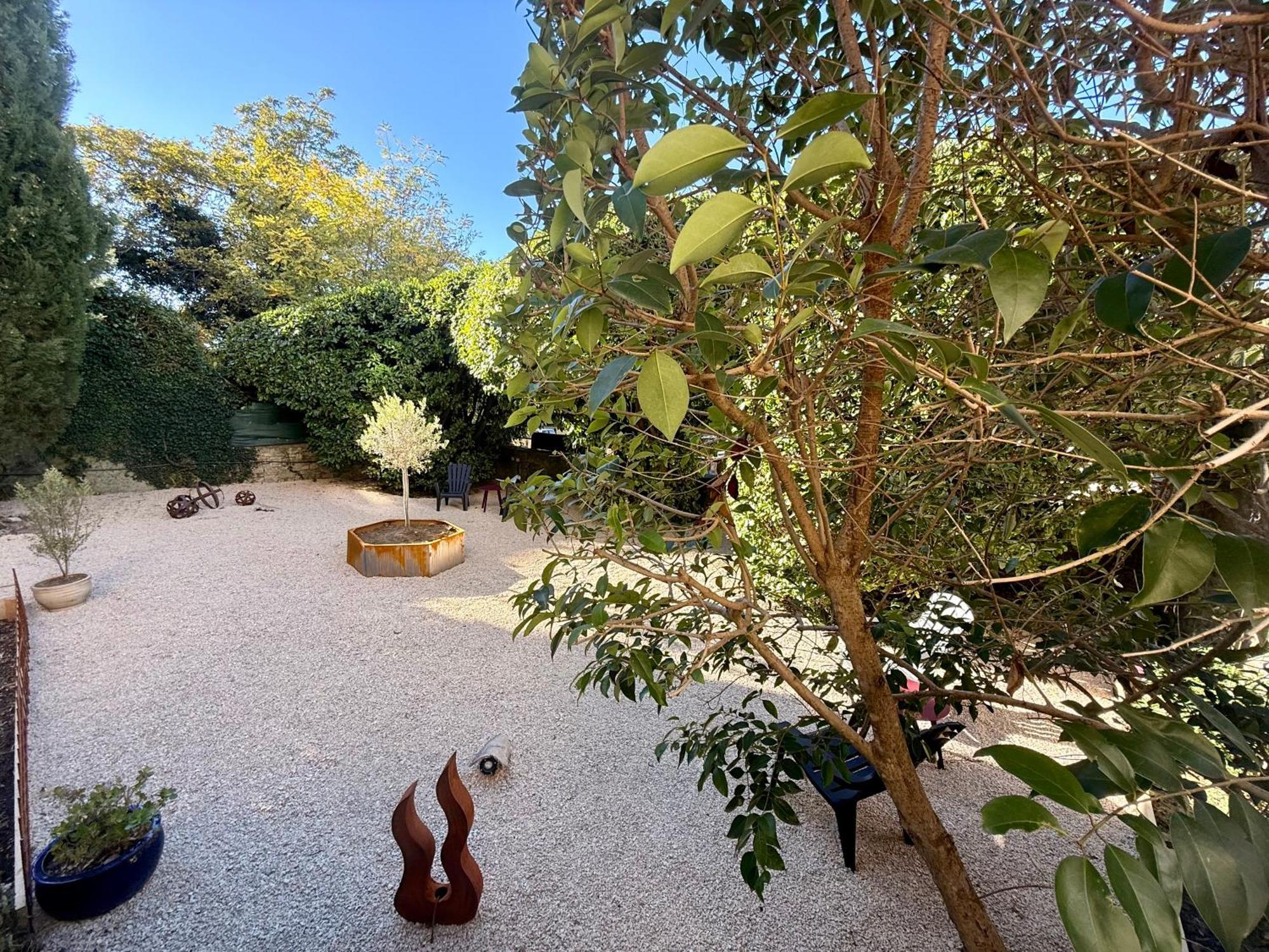 Queen Room Garden View