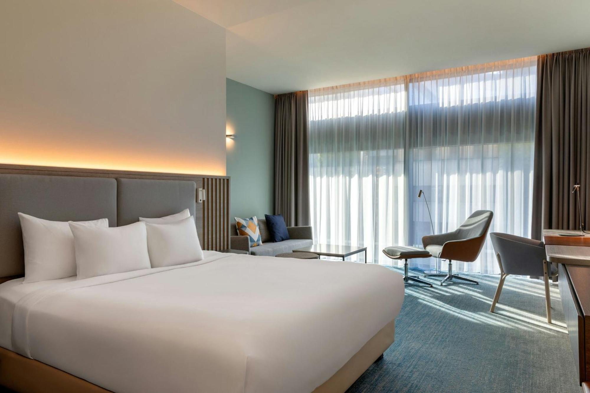 Junior Suite 1 Bedroom Junior Suite 1 King