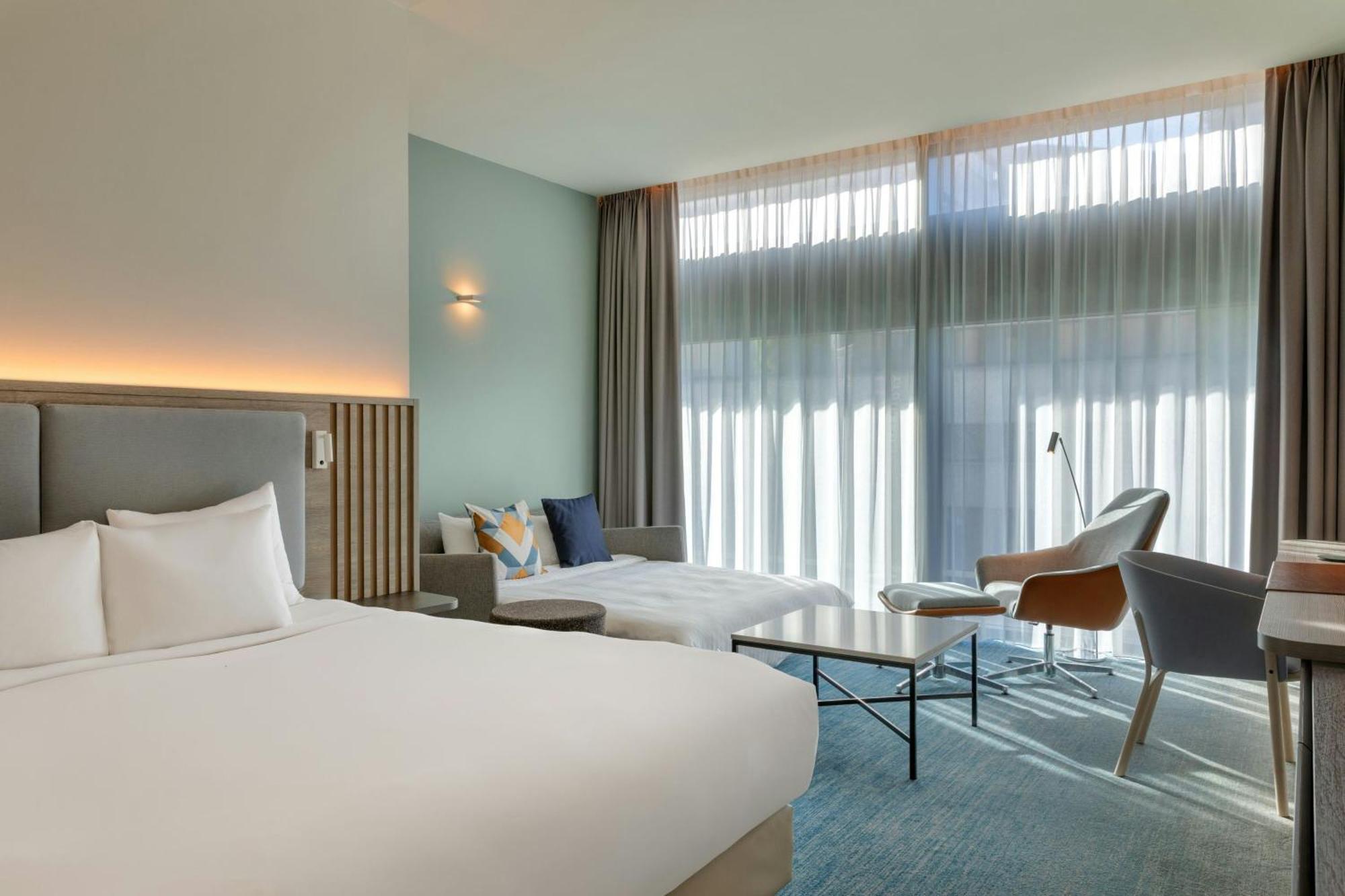 Junior Suite 1 Bedroom Junior Suite 1 King