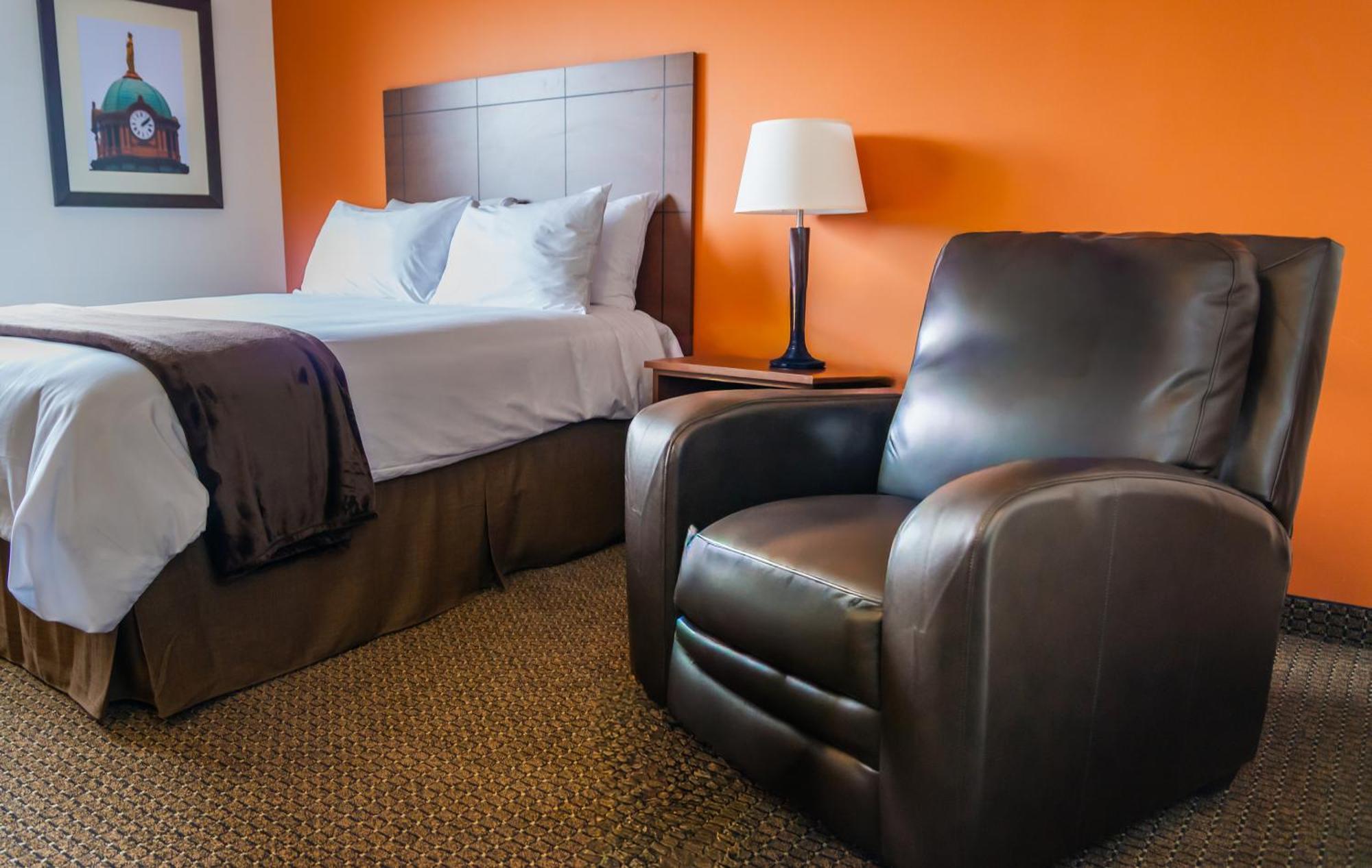 Queen Room Recliner Hearing Accessible