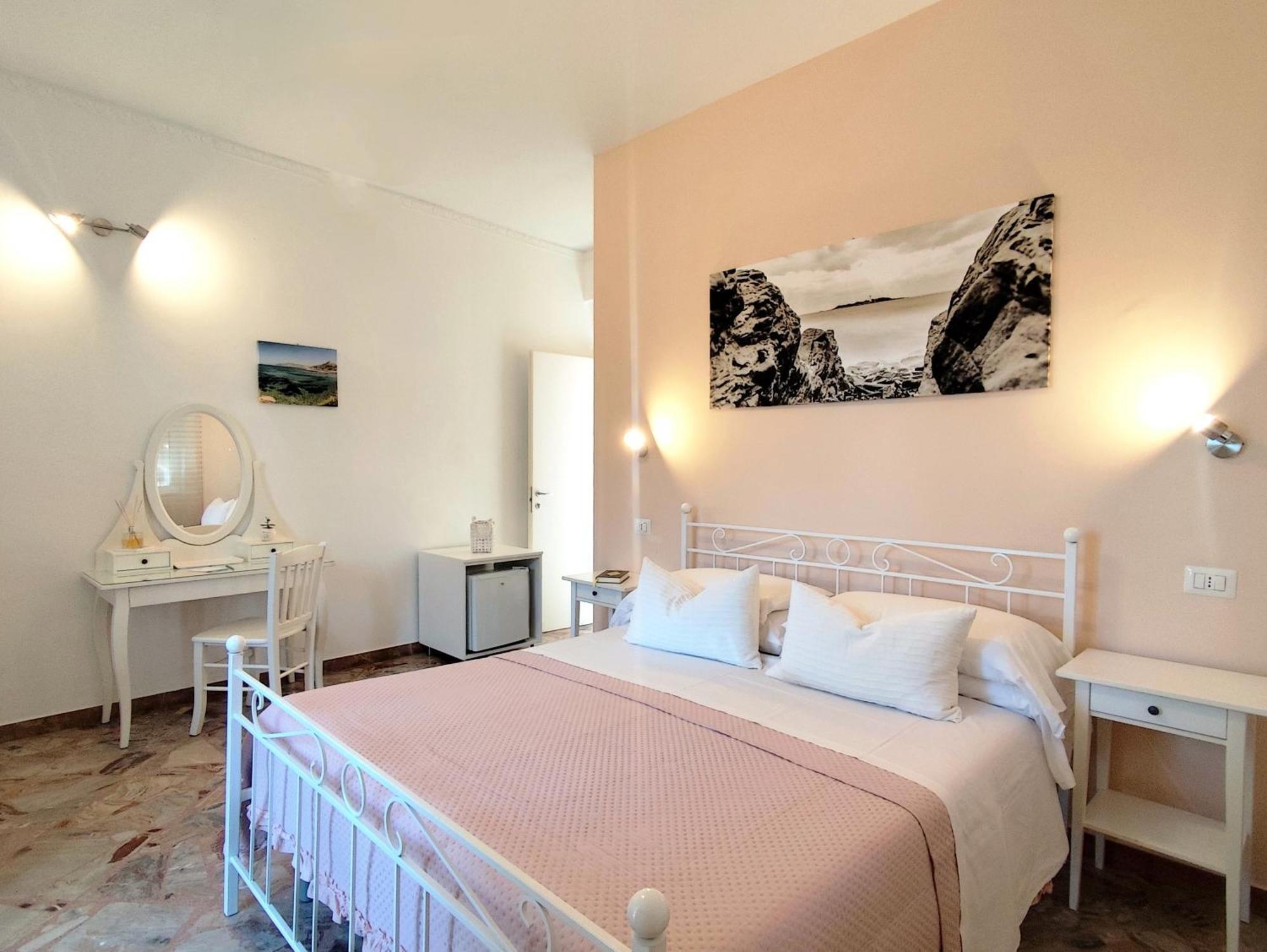 Double Room with Balcony,1746979942:JPEG