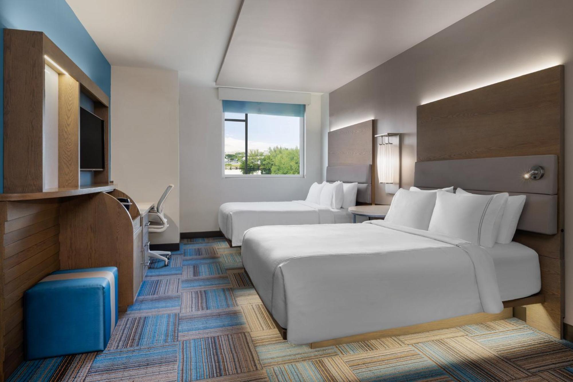 Premium Queen Room Two Queen Beds Lake View