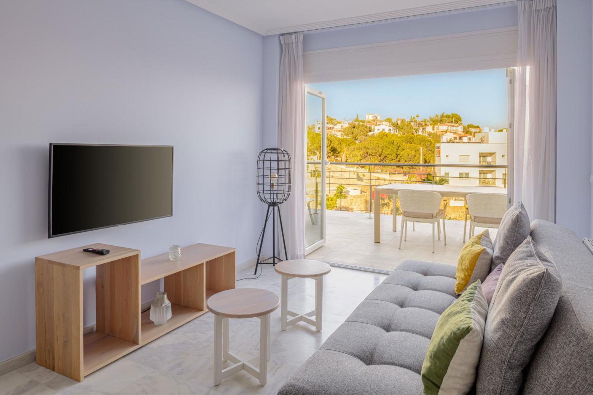 Deluxe One-Bedroom Apartment Balcony or Terrace