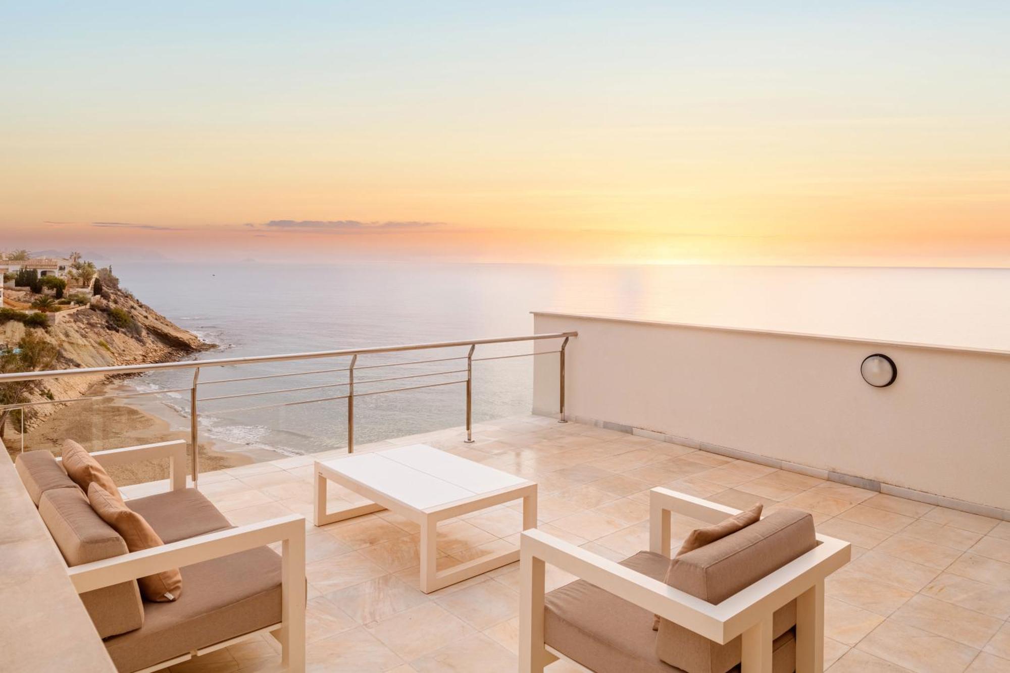 Superior One-Bedroom Apartment