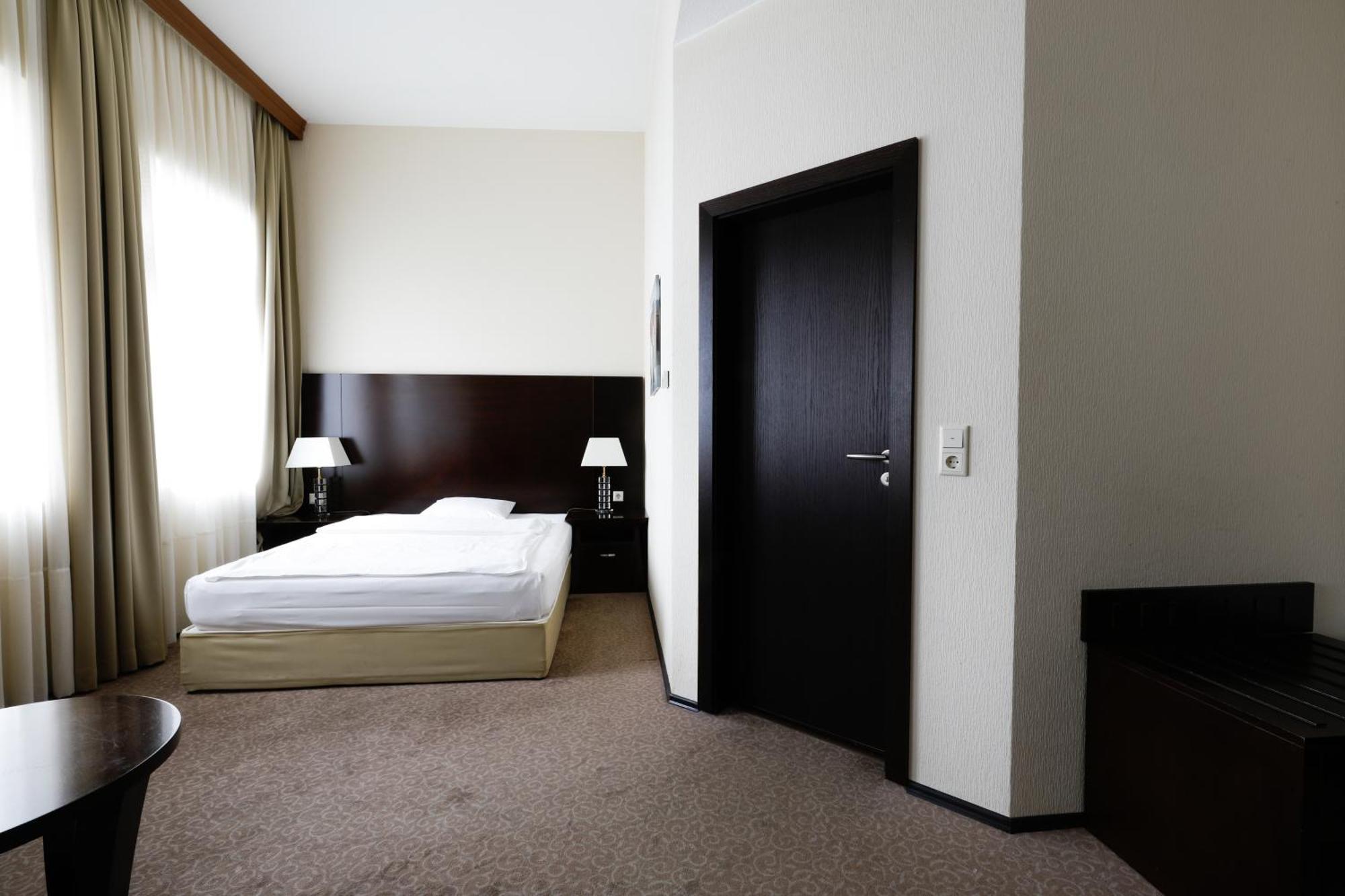 Large Single Room