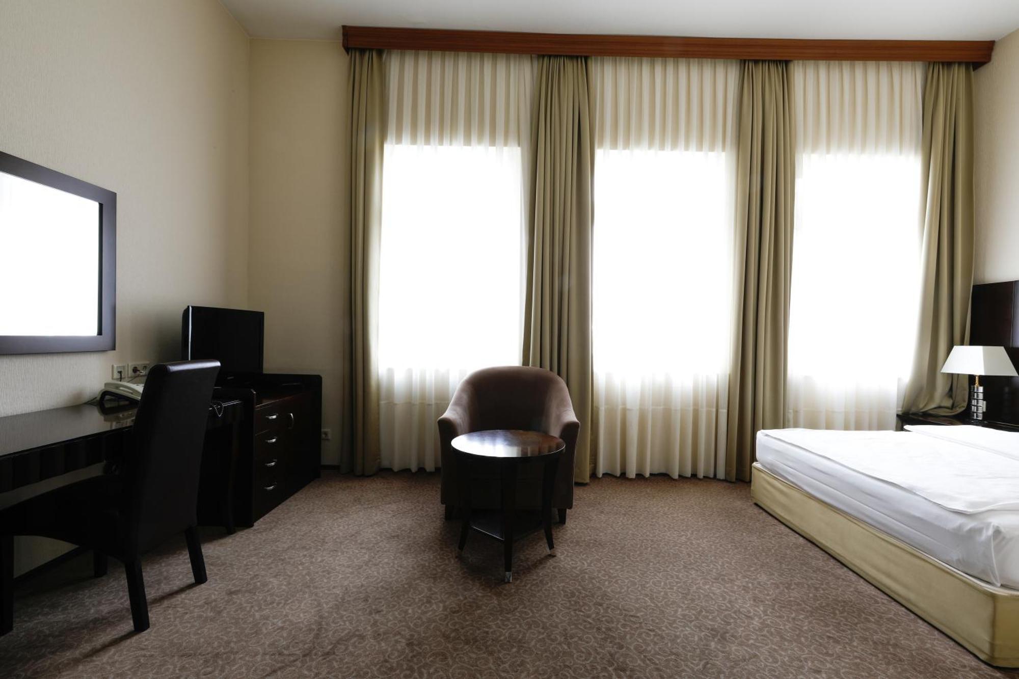 Large Single Room