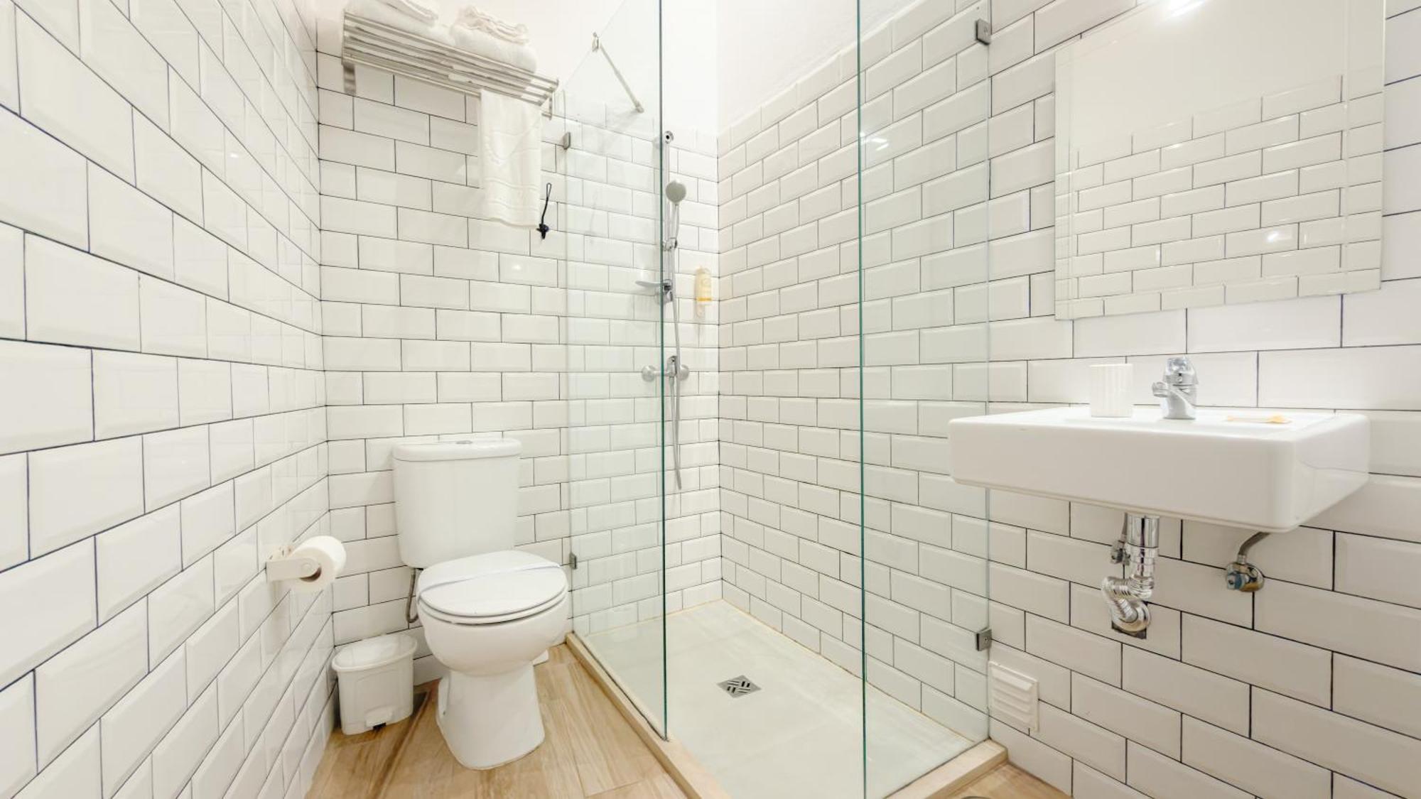 Double Room Private Bathroom