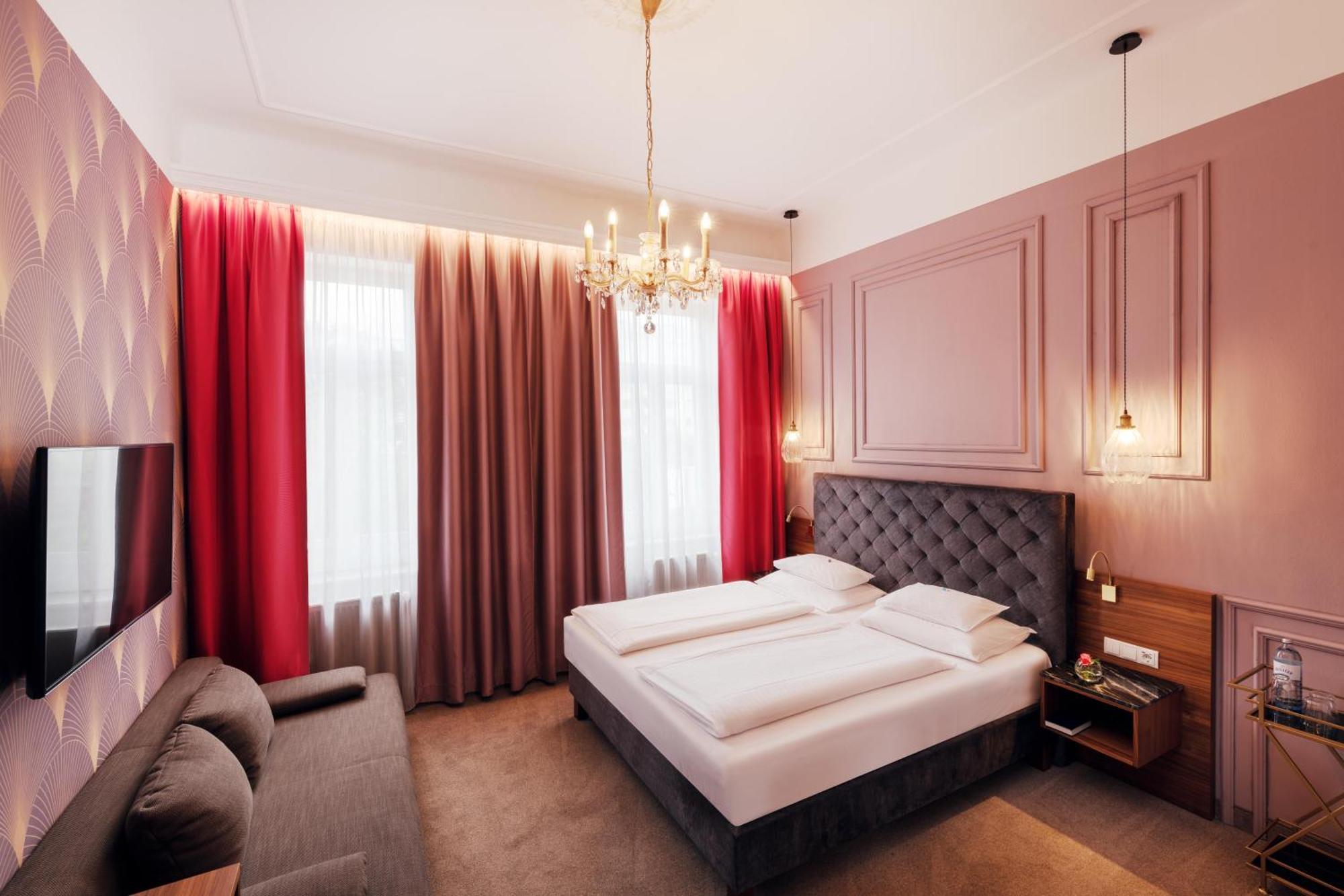 Classic Double Room