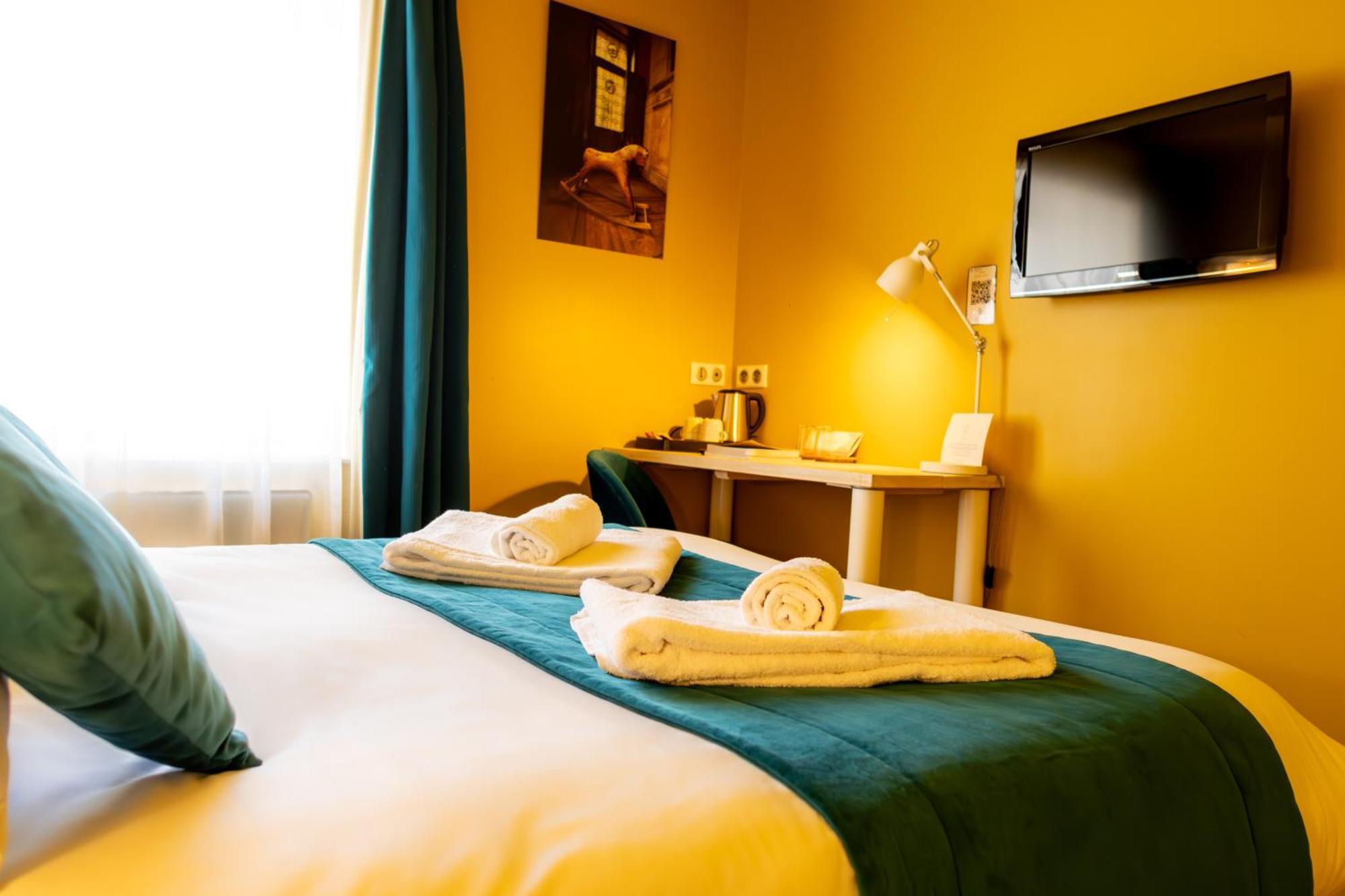 Queen-Size Superior Double Room