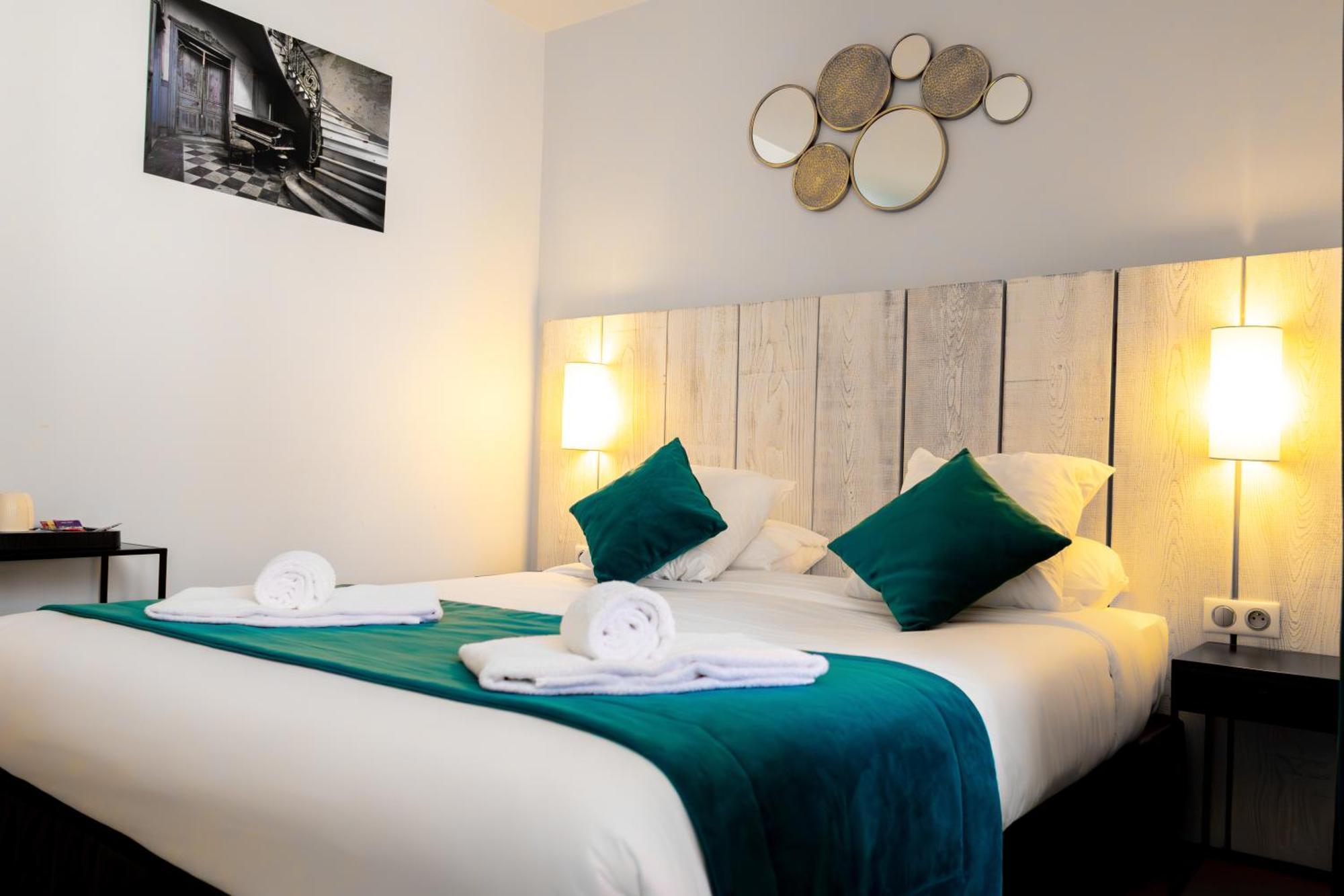 Queen-Size Superior Double Room