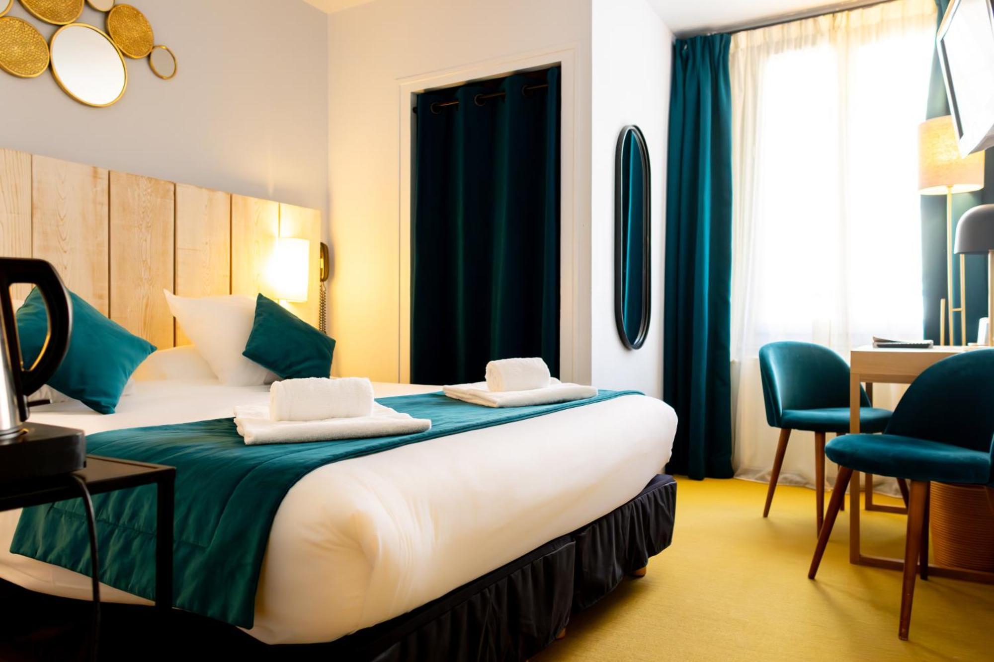 Queen-Size Superior Double Room