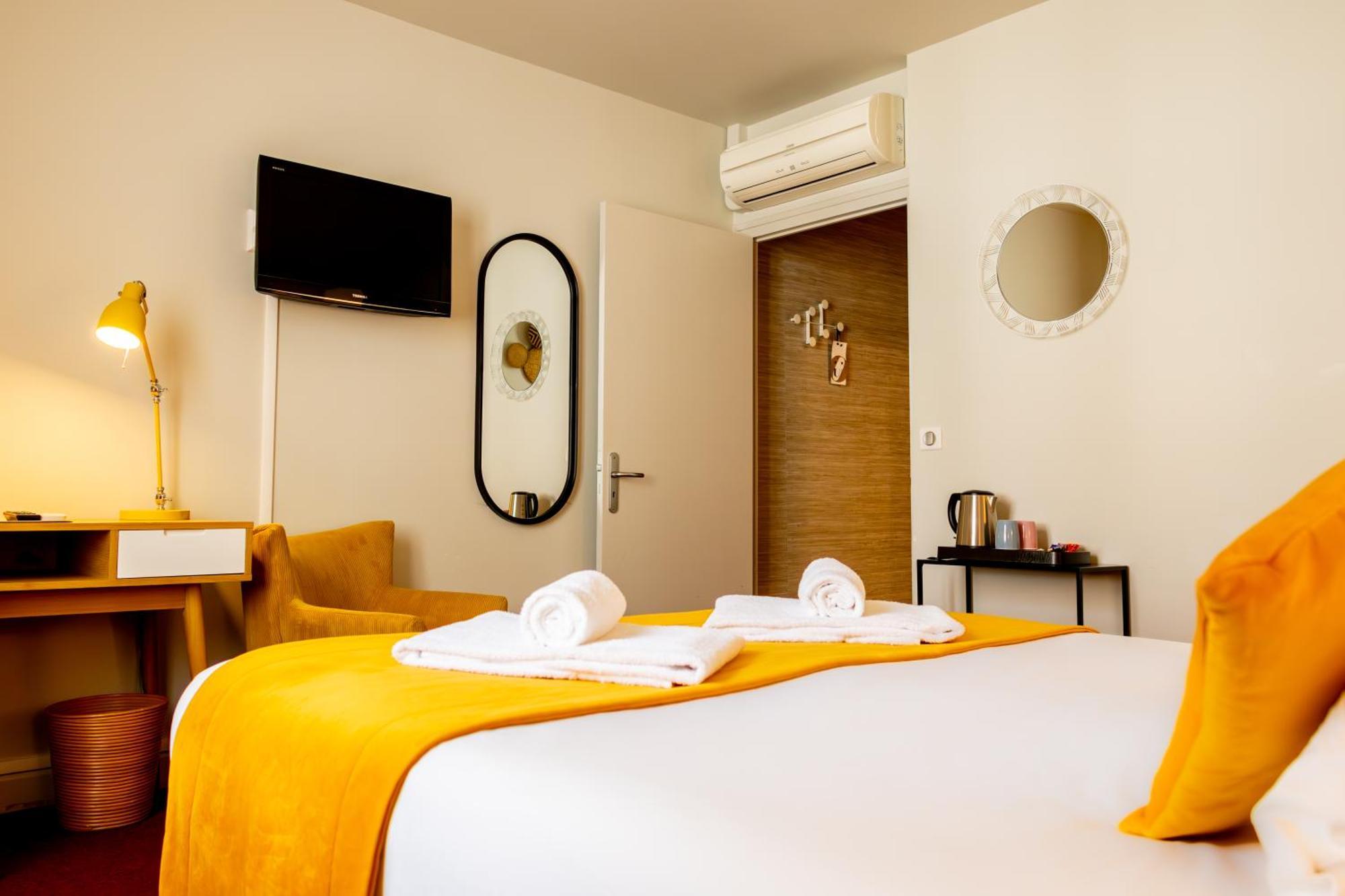 Queen-Size Superior Double Room