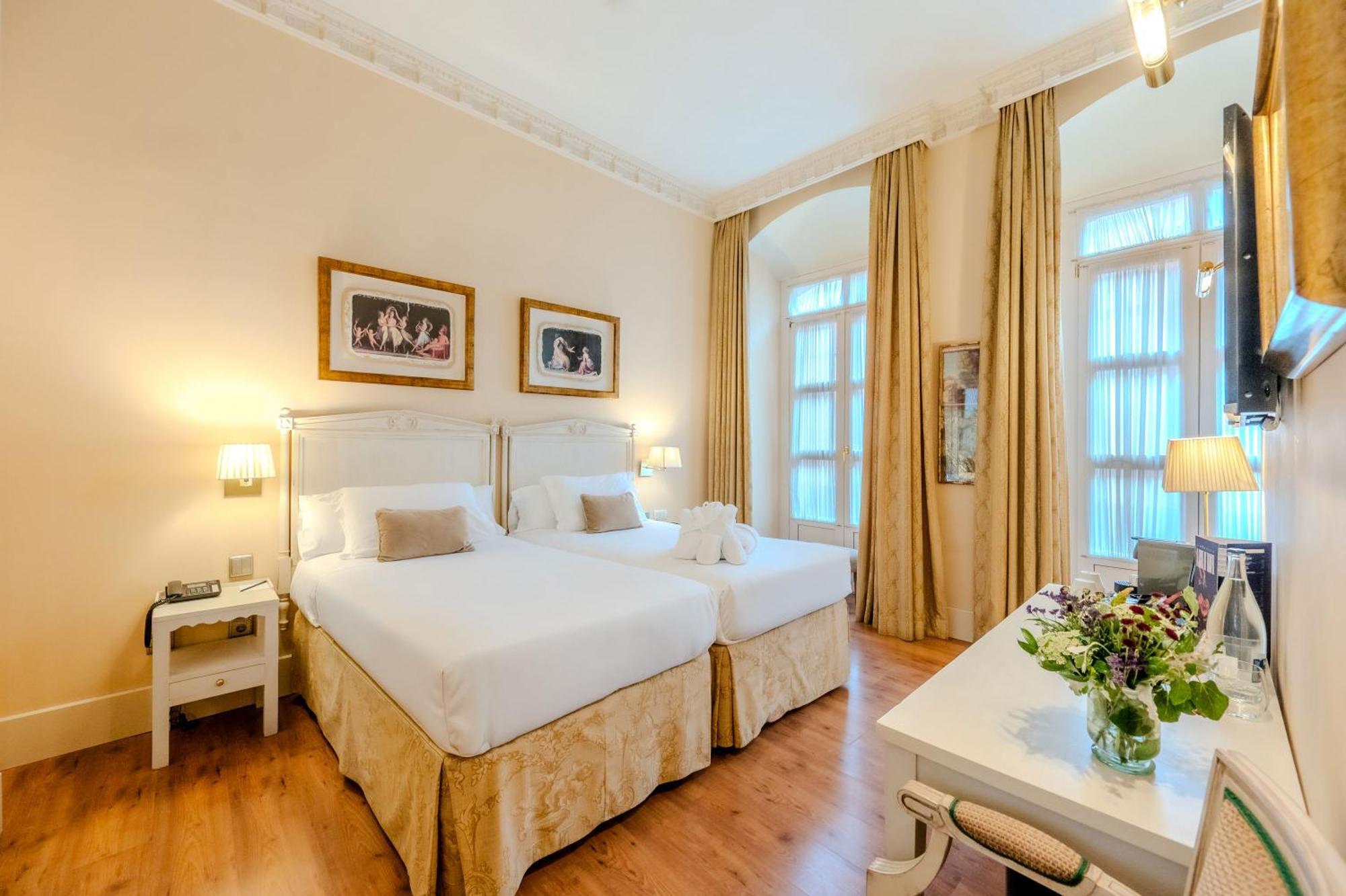 Grand Deluxe Room balcony