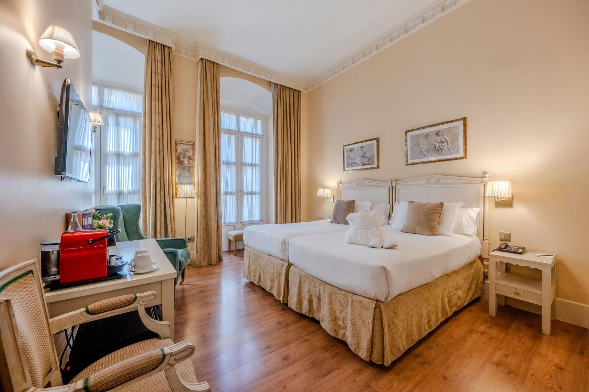 Grand Deluxe Room balcony