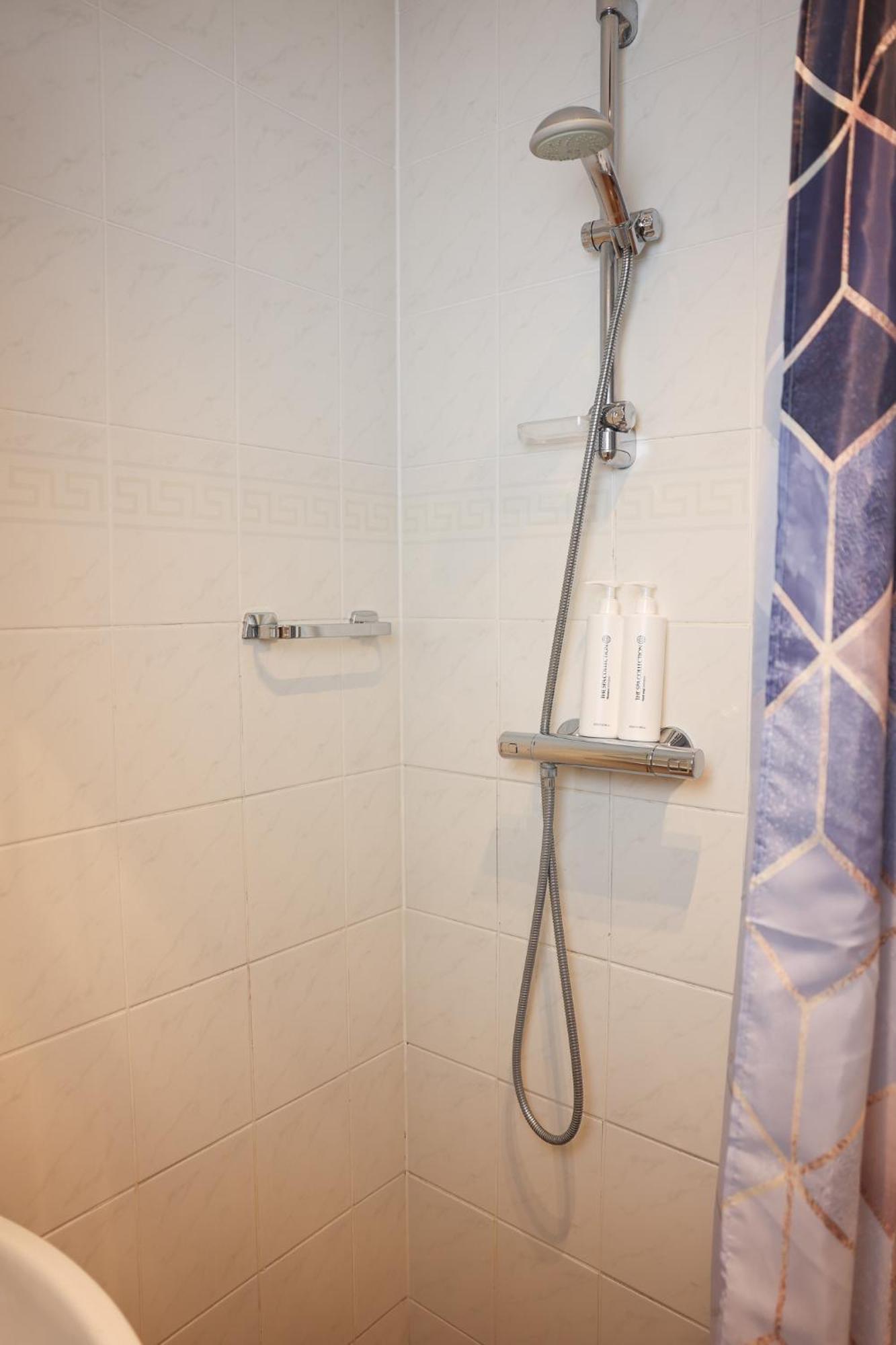 Single Room Small Double Bed