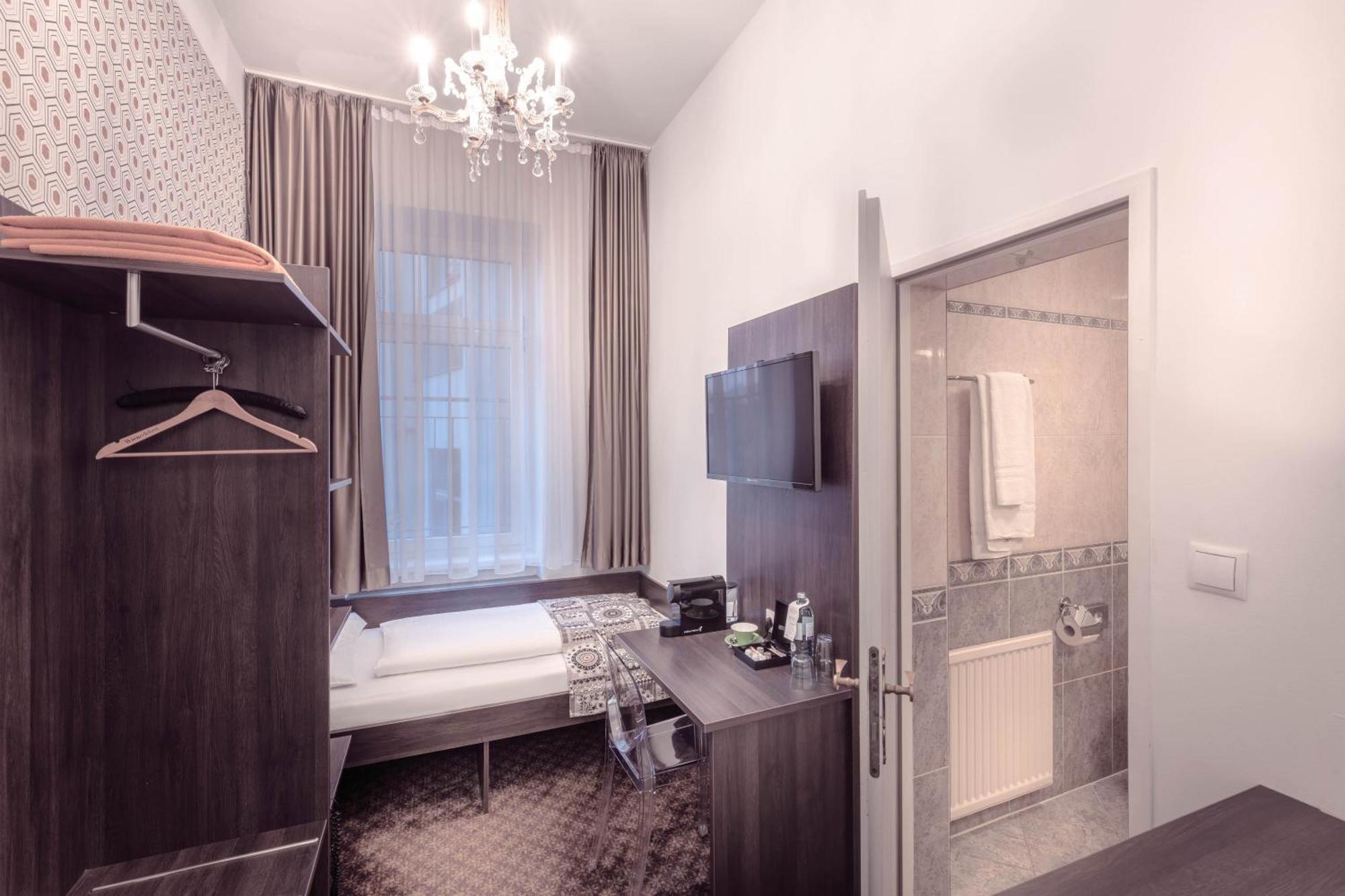 Classic Single Room