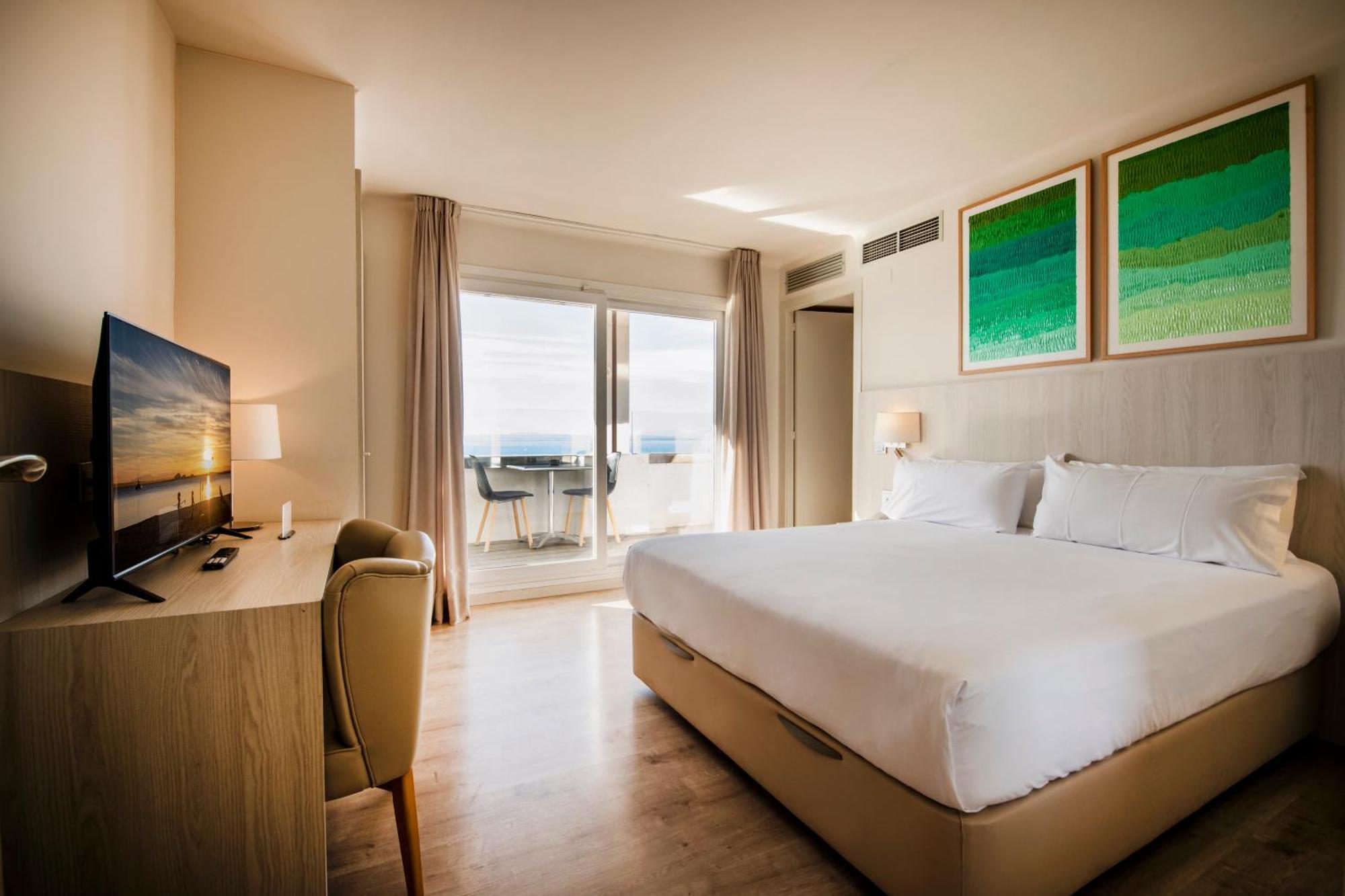 Deluxe Double or Twin Room Sea View