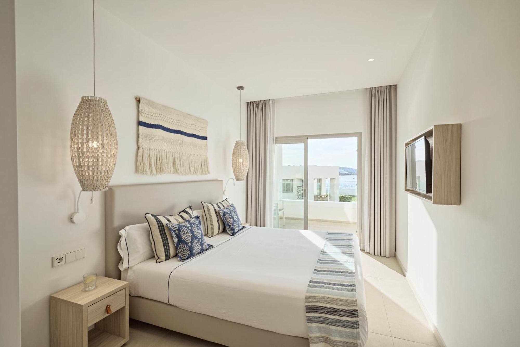 Two-Bedroom Suite Sea View
