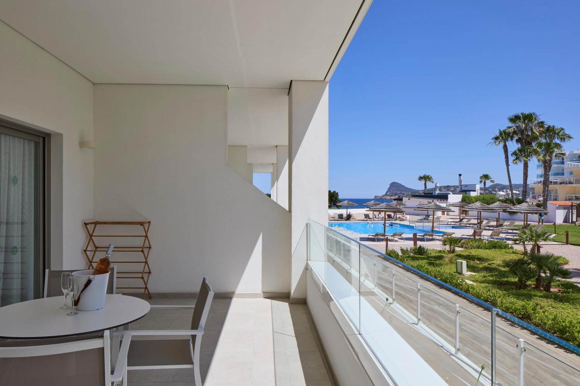 One-Bedroom Suite Garden View