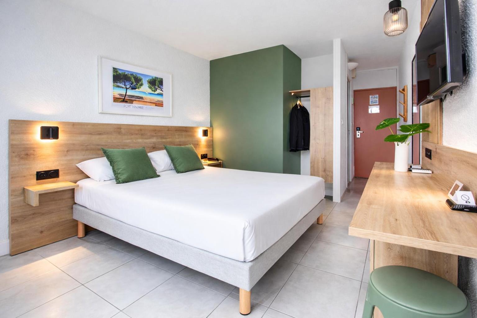 Comfort Double Room Balcony Air Conditioning Mountain View or Partial Sea View