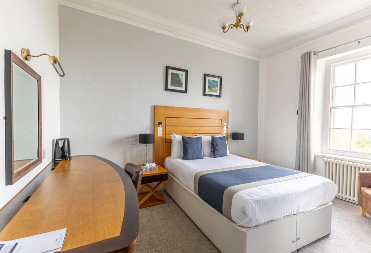 Double or Twin Room Sea View